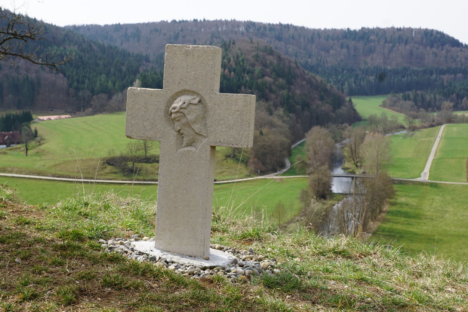 Sony DT 16-50mm F2.8 SSM sample photo. Cross, jesus, nature photography