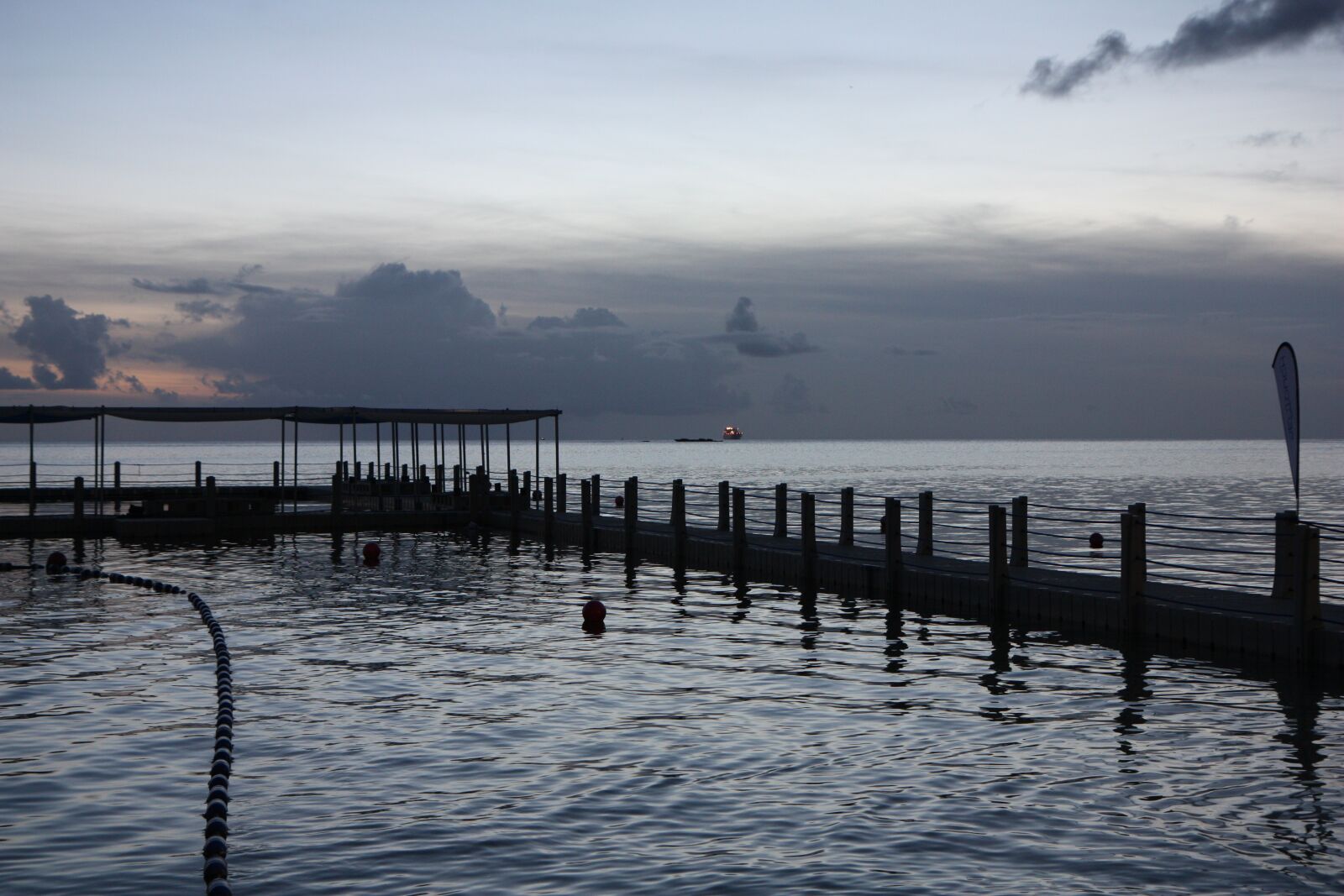 Canon EOS 450D (EOS Rebel XSi / EOS Kiss X2) sample photo. Sea, saipan, republic of photography