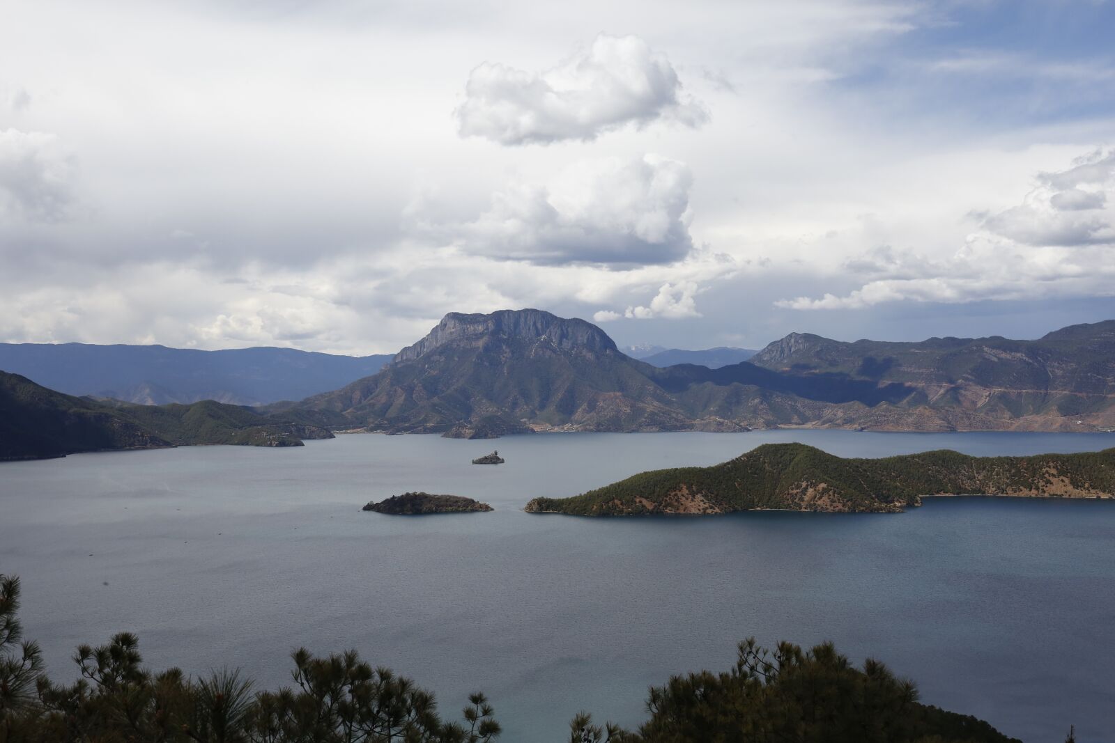 Canon EF 24-70mm F4L IS USM sample photo. Lijiang, lugu lake, lake photography