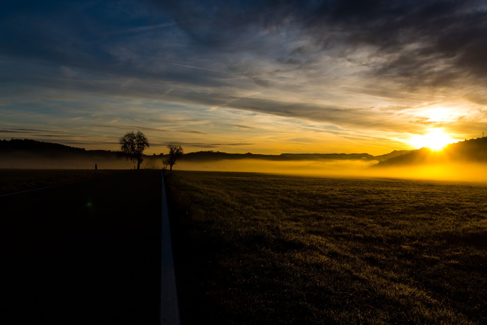 Nikon D810 sample photo. Sunrise, fog, landscape photography
