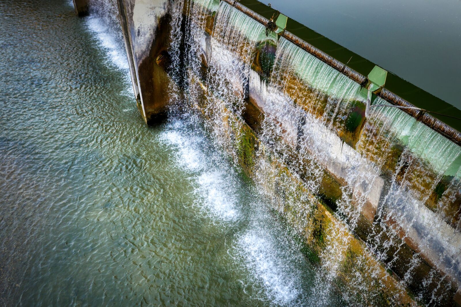 Panasonic Lumix DMC-GX8 sample photo. Waterworks, barrage, artificial photography