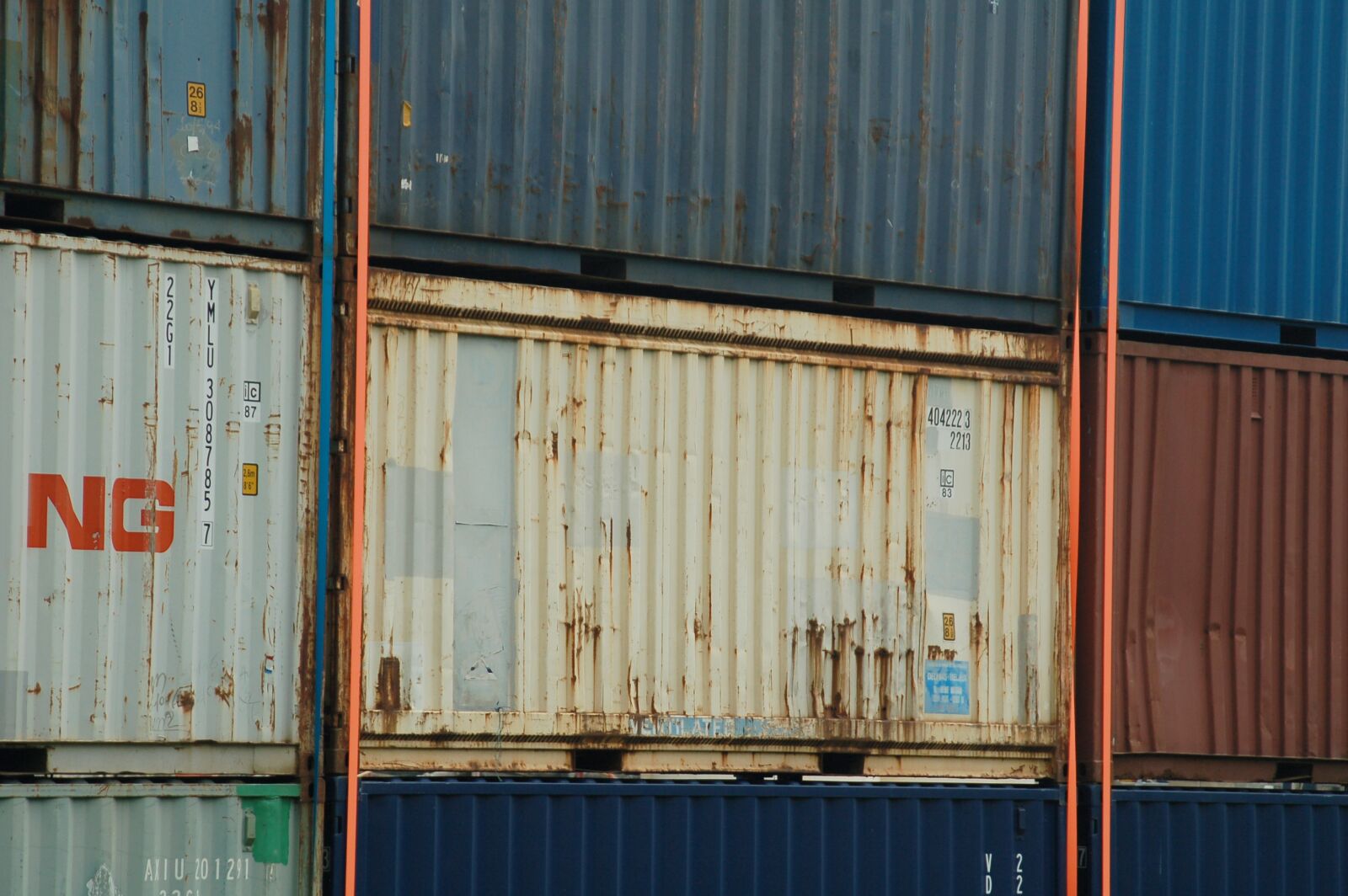 Nikon D50 sample photo. Containers, background, steel photography