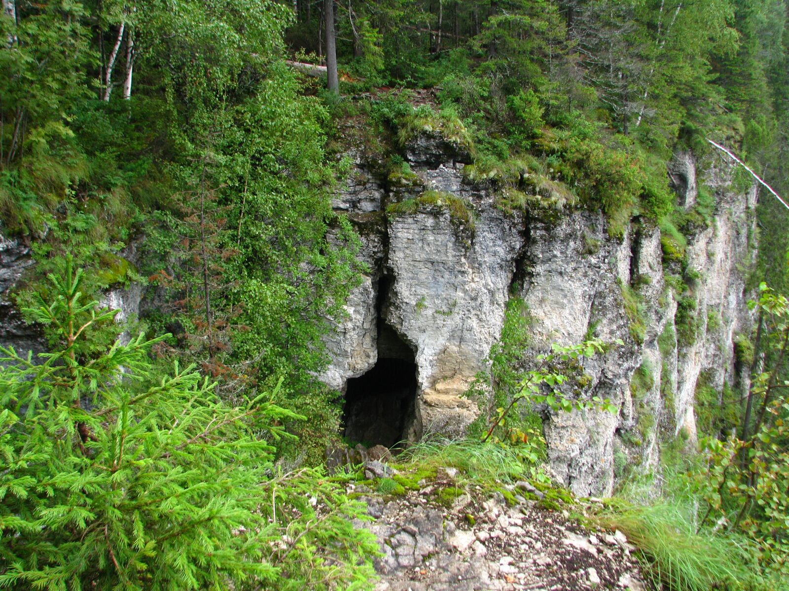 Canon POWERSHOT S5 IS sample photo. Rocks, cave, the grotto photography