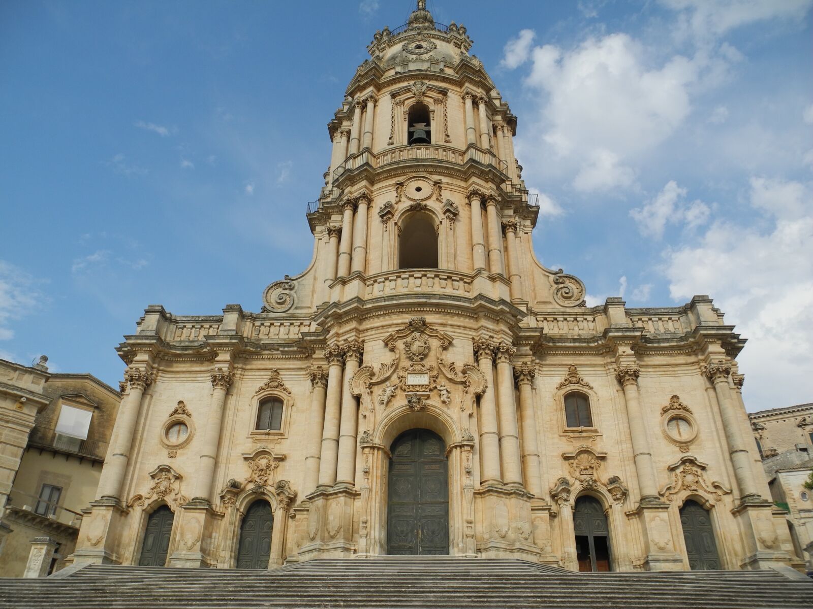 Nikon Coolpix P7100 sample photo. Modica, sicily, church photography