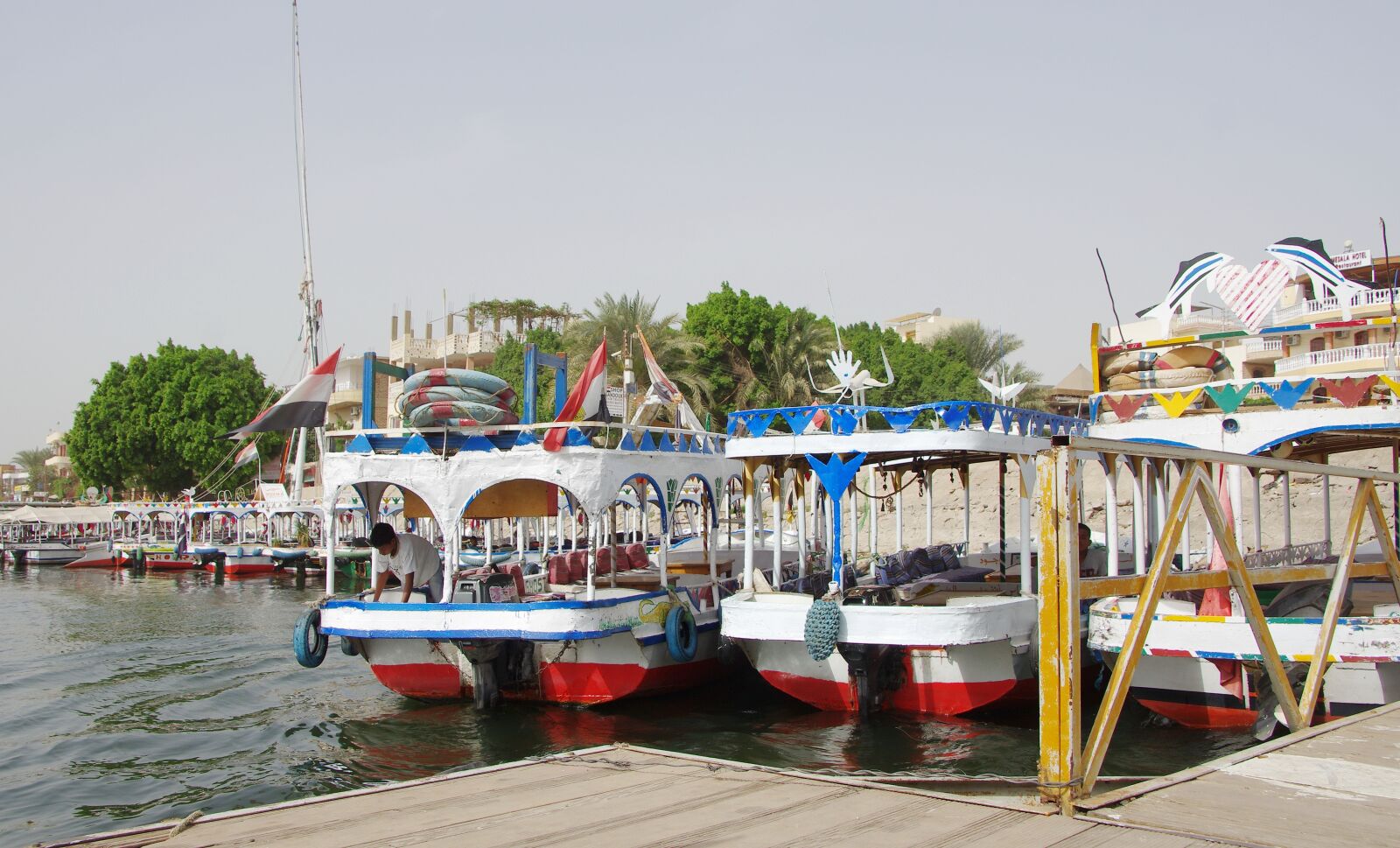 Pentax K-5 sample photo. Egypt, luxor, pier photography