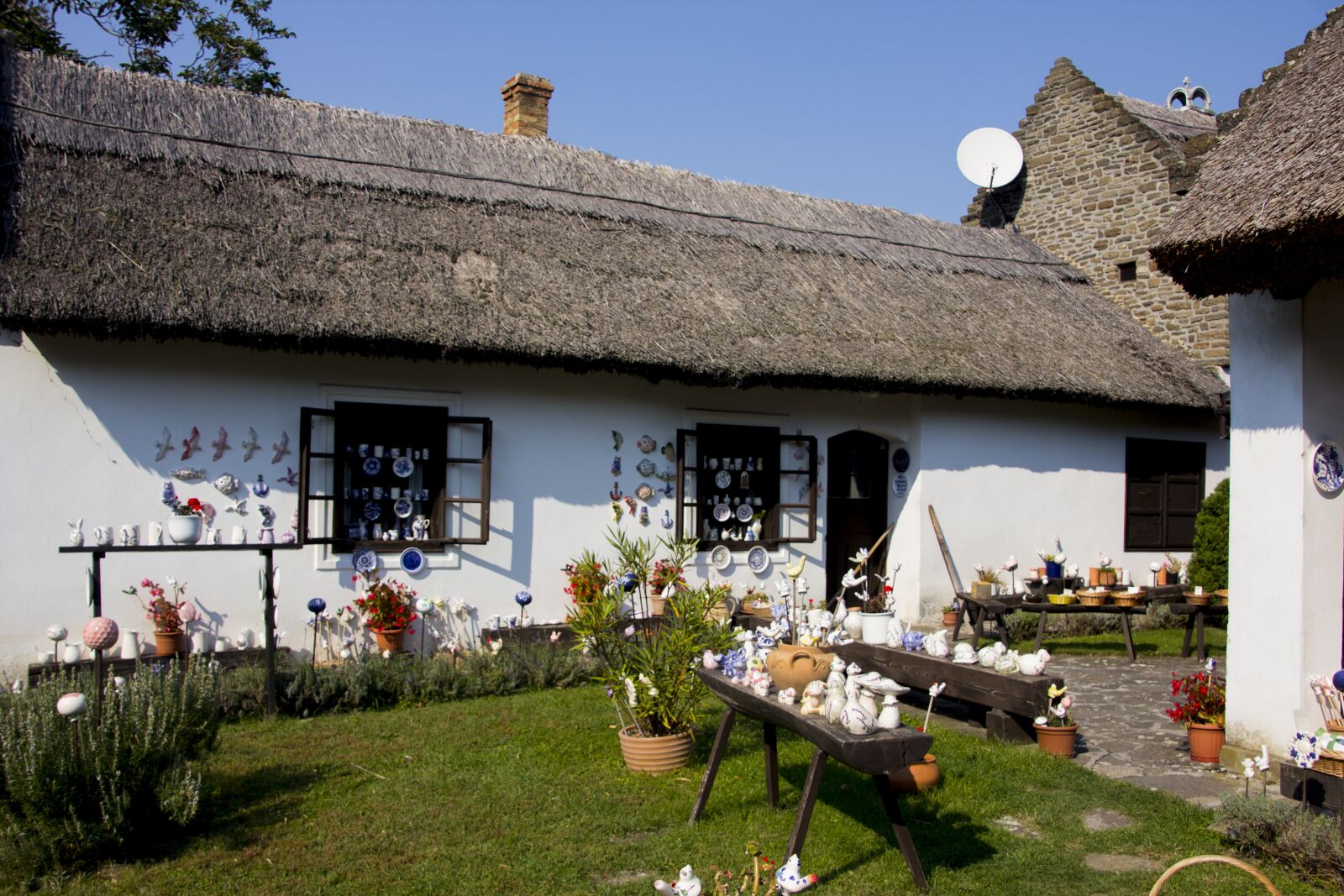 Canon EOS 60D sample photo. Hungary, house, building photography