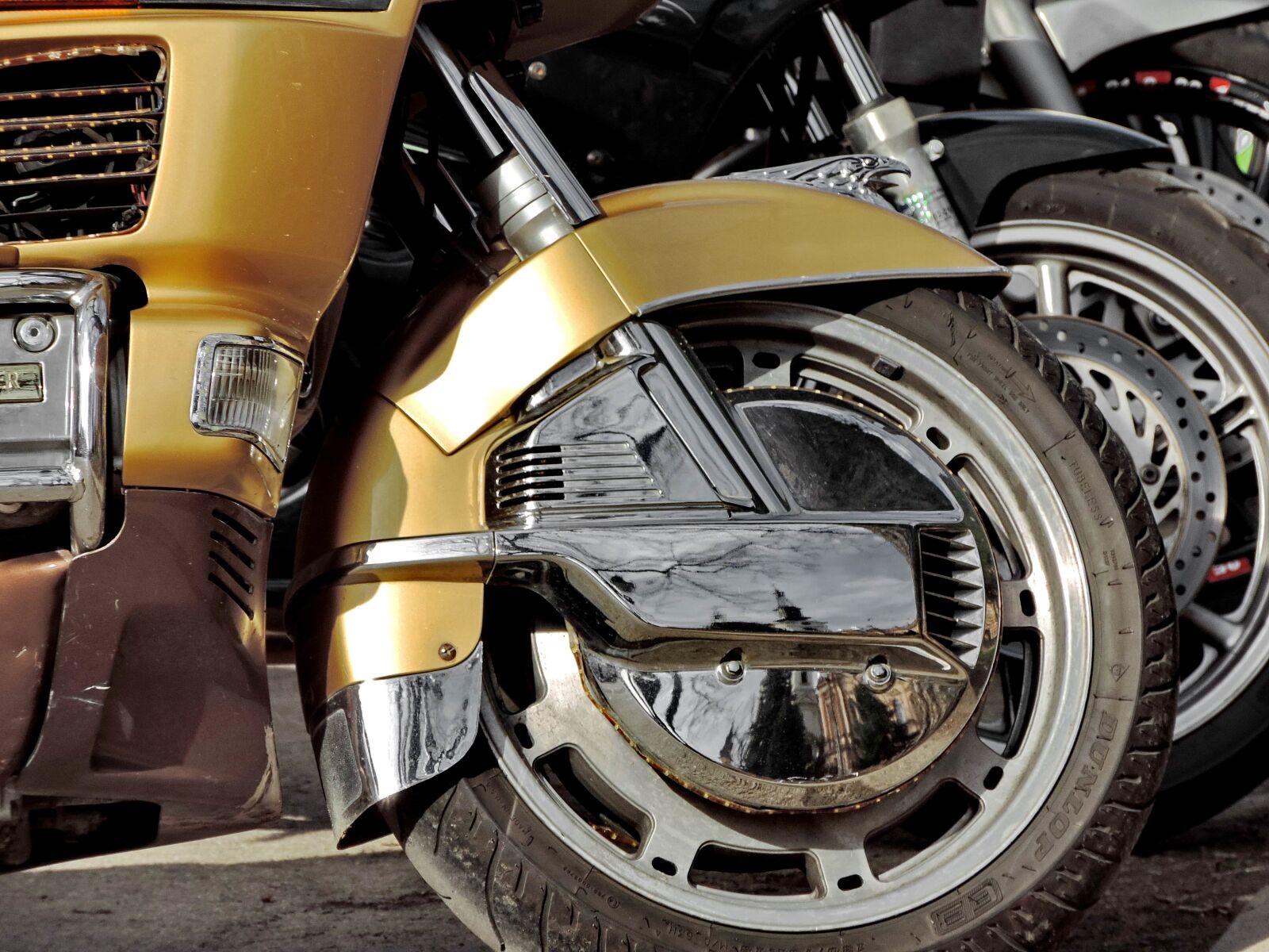 Nikon Coolpix P520 sample photo. Chrome, motorcycle, stainless steel photography