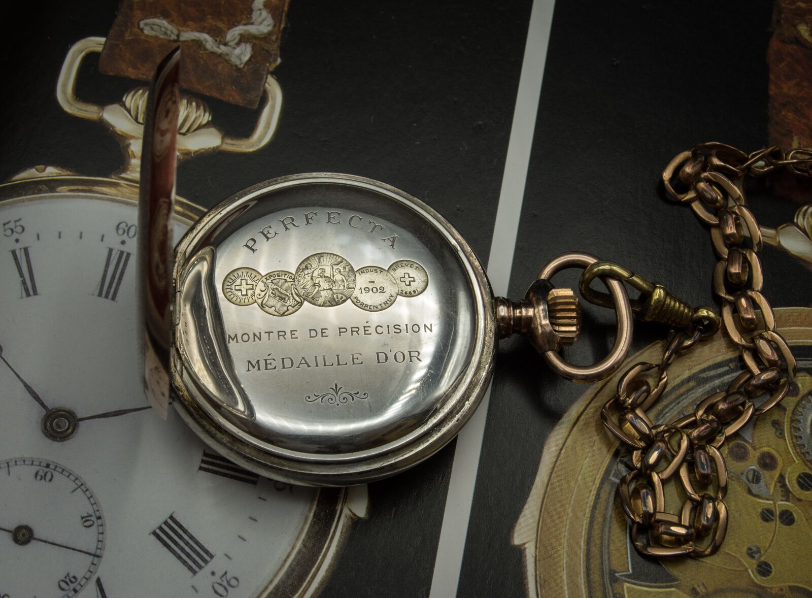 Pentax K-3 sample photo. Pocket watch, dust cover photography