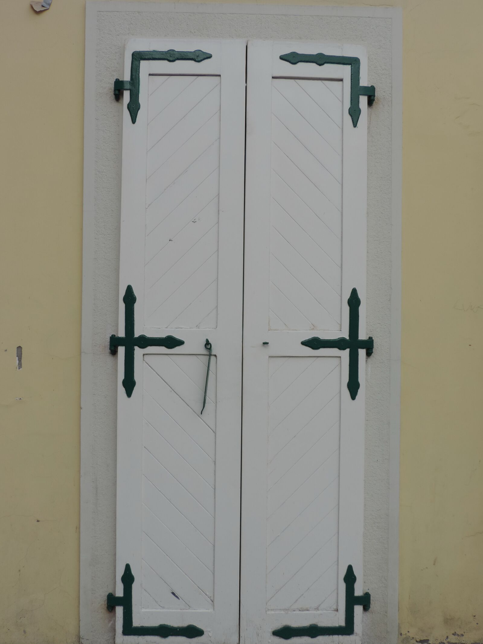 Nikon Coolpix P520 sample photo. Front door, gate, door photography