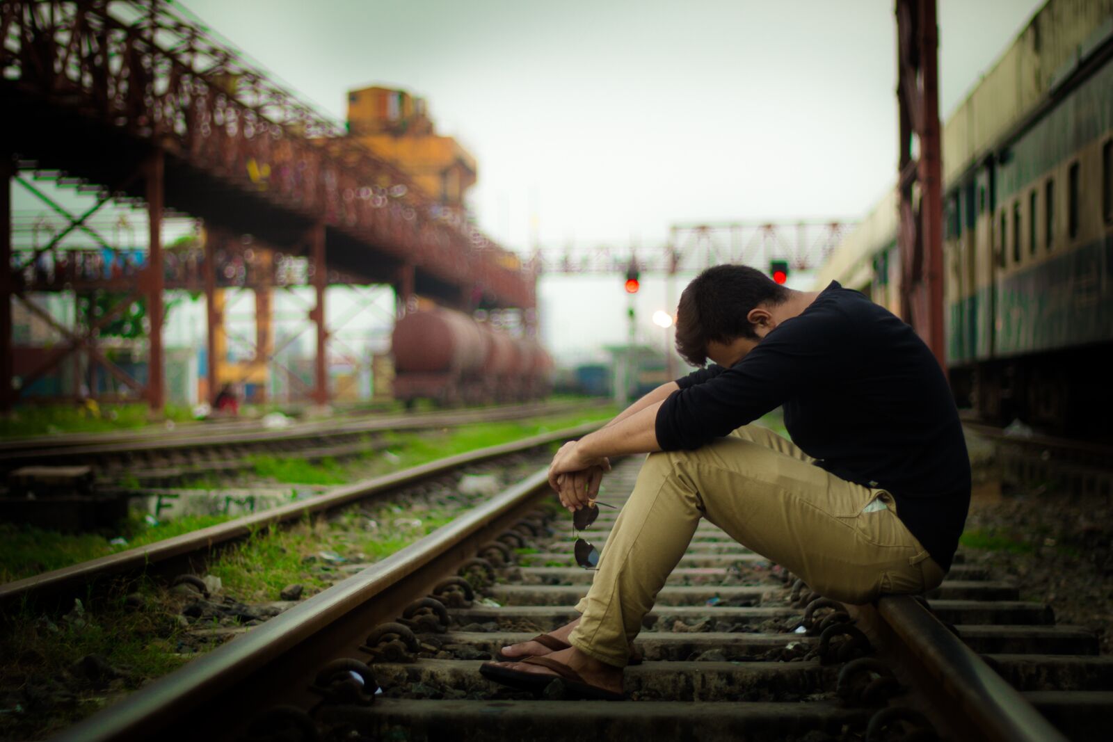 Canon EOS 60D + Canon EF 50mm F1.8 II sample photo. Train, sad, lonely photography