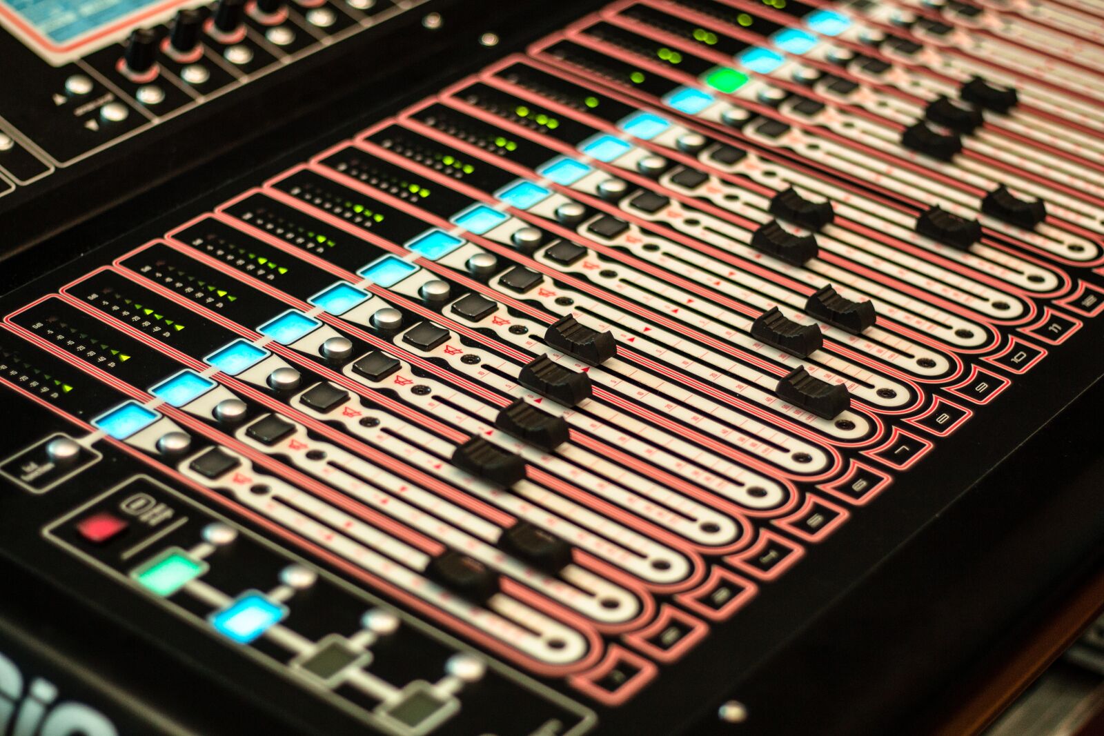 Canon EOS 700D (EOS Rebel T5i / EOS Kiss X7i) sample photo. Fader, audio mixer, console photography