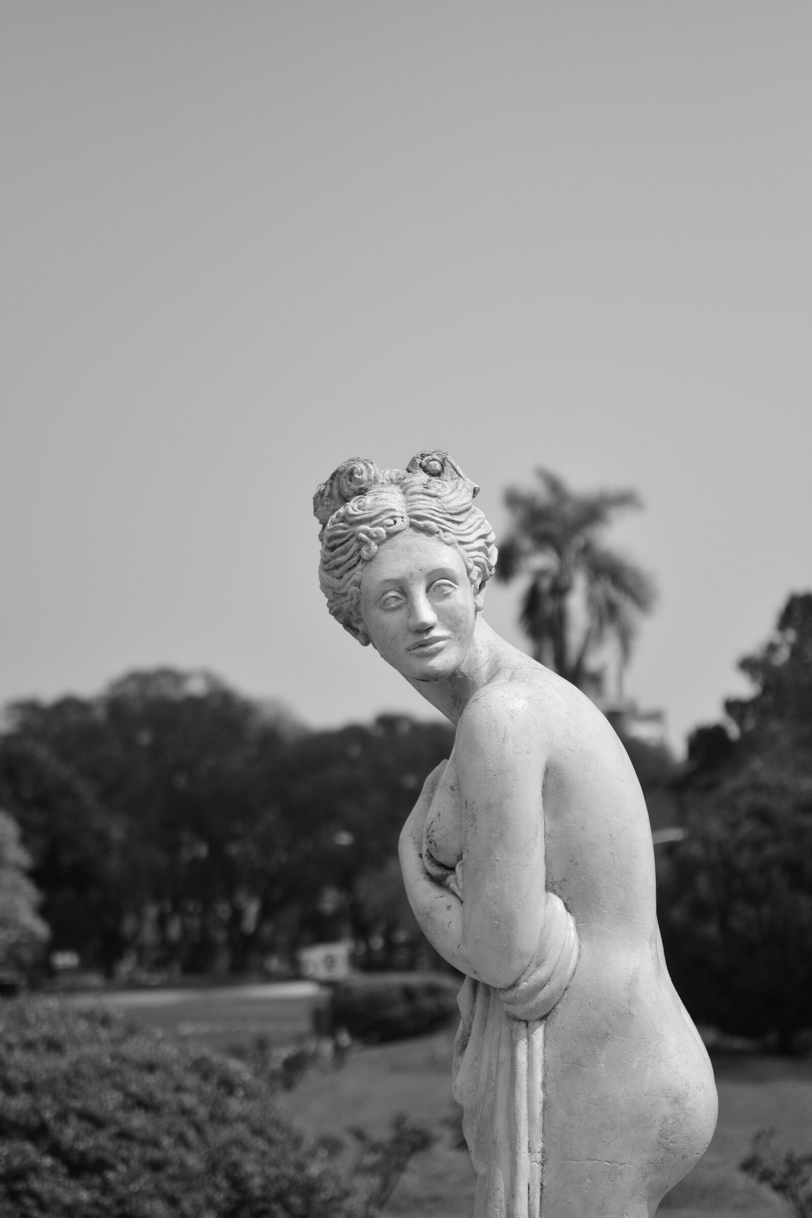 Nikon D7100 sample photo. Estatua, plaza, b w photography