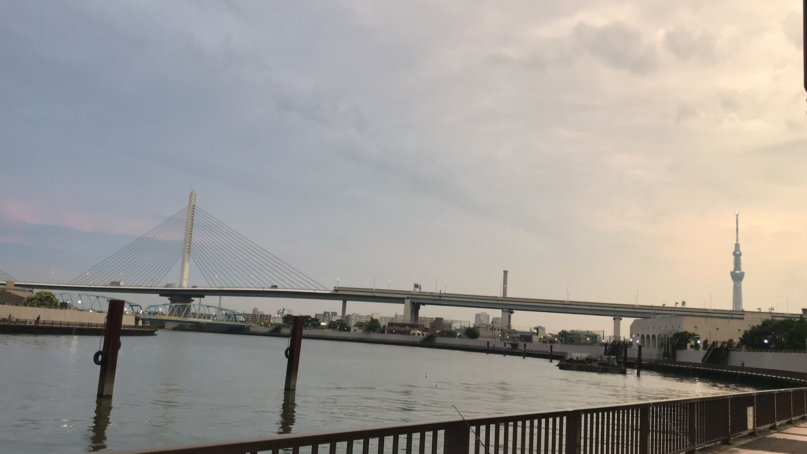 iPhone 7 back camera 3.99mm f/1.8 sample photo. Riverside, sky, river photography