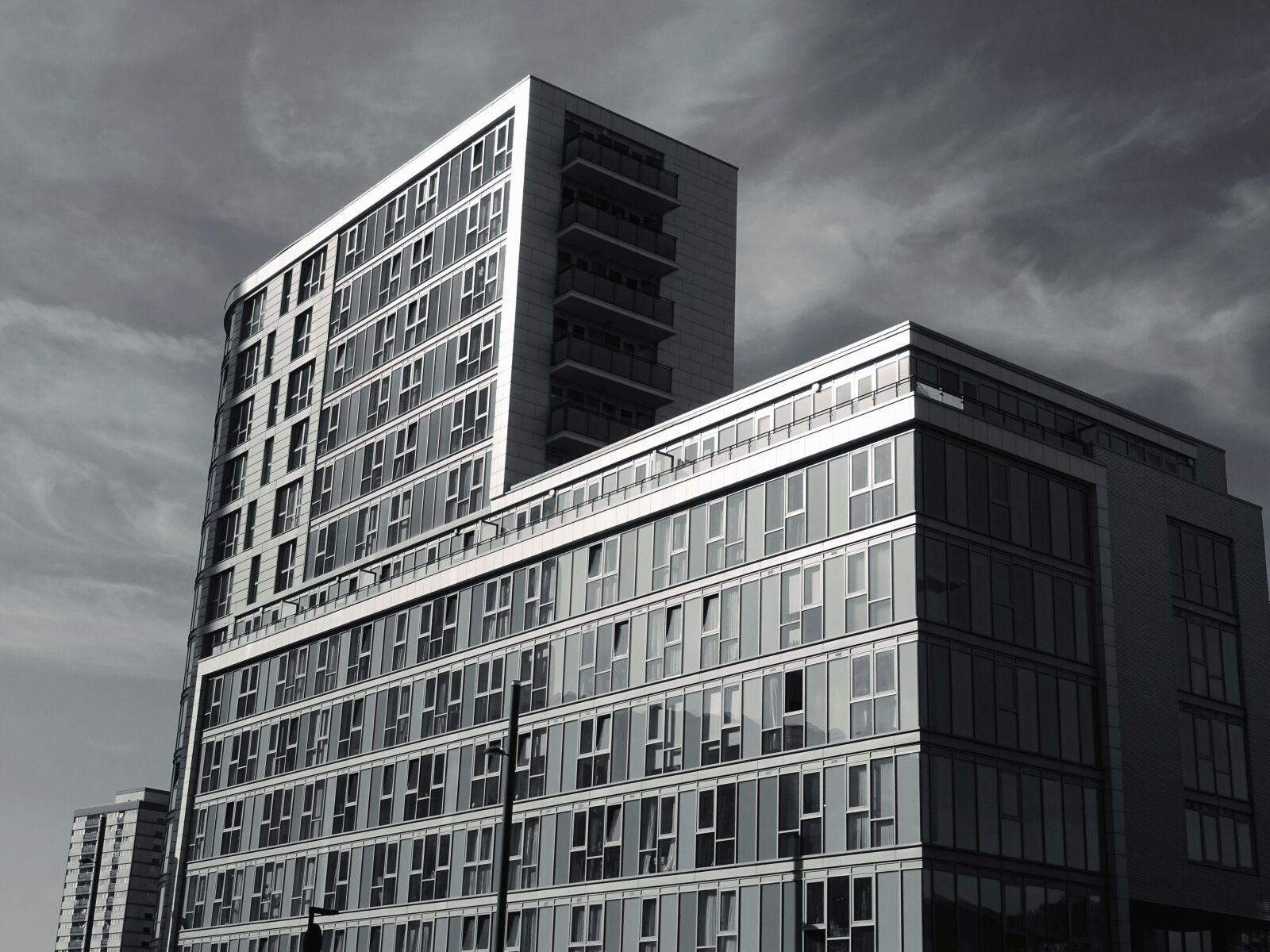 Sony DSC-HX60 sample photo. Sky, steel, structure, windows photography