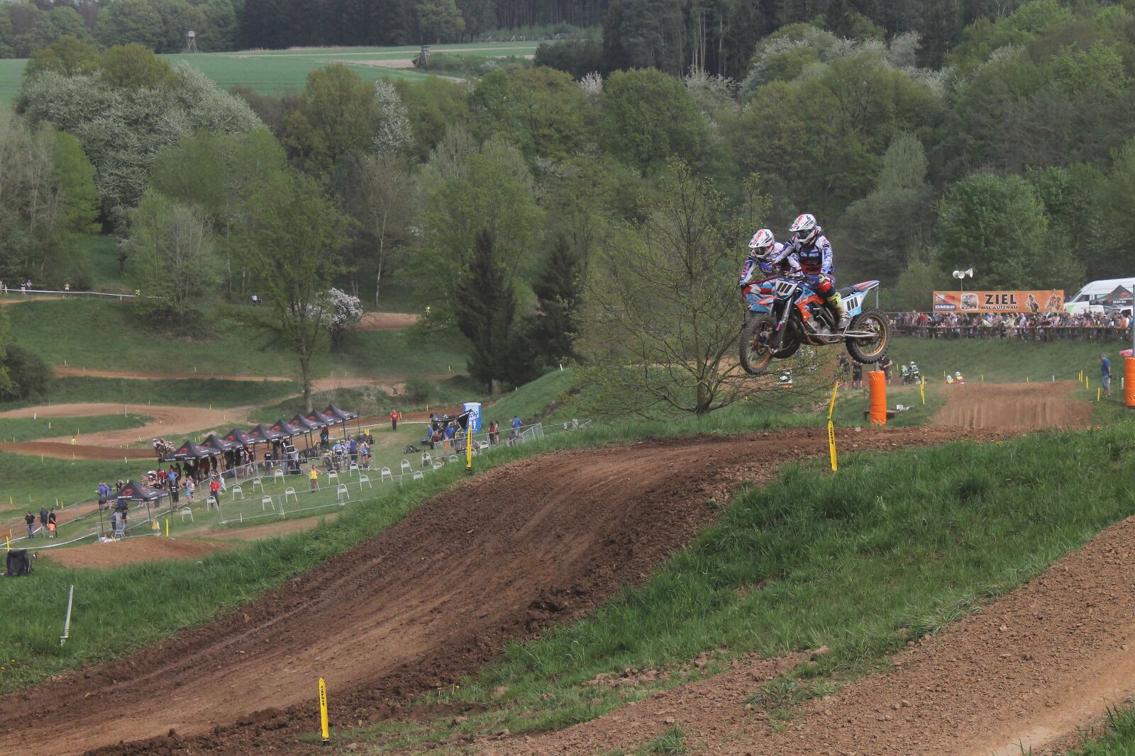 Canon EOS 1100D (EOS Rebel T3 / EOS Kiss X50) sample photo. Motocross, team, cross photography
