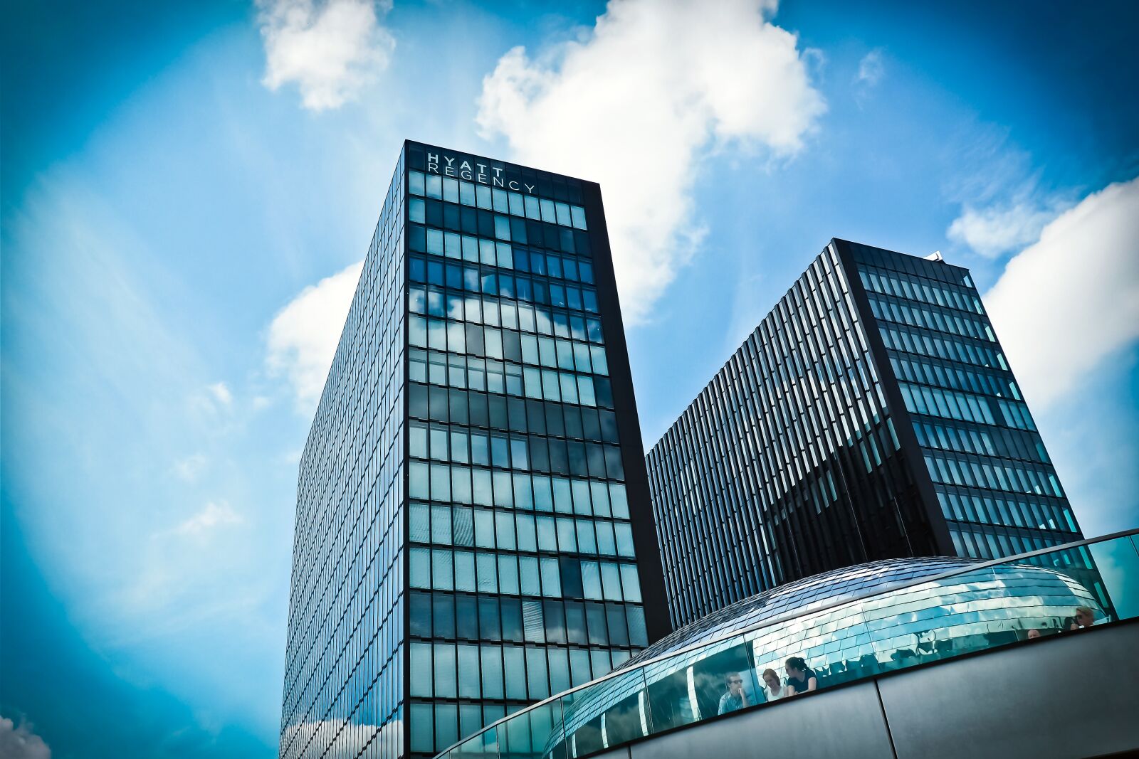 Olympus OM-D E-M10 sample photo. Architecture, skyscraper, building photography