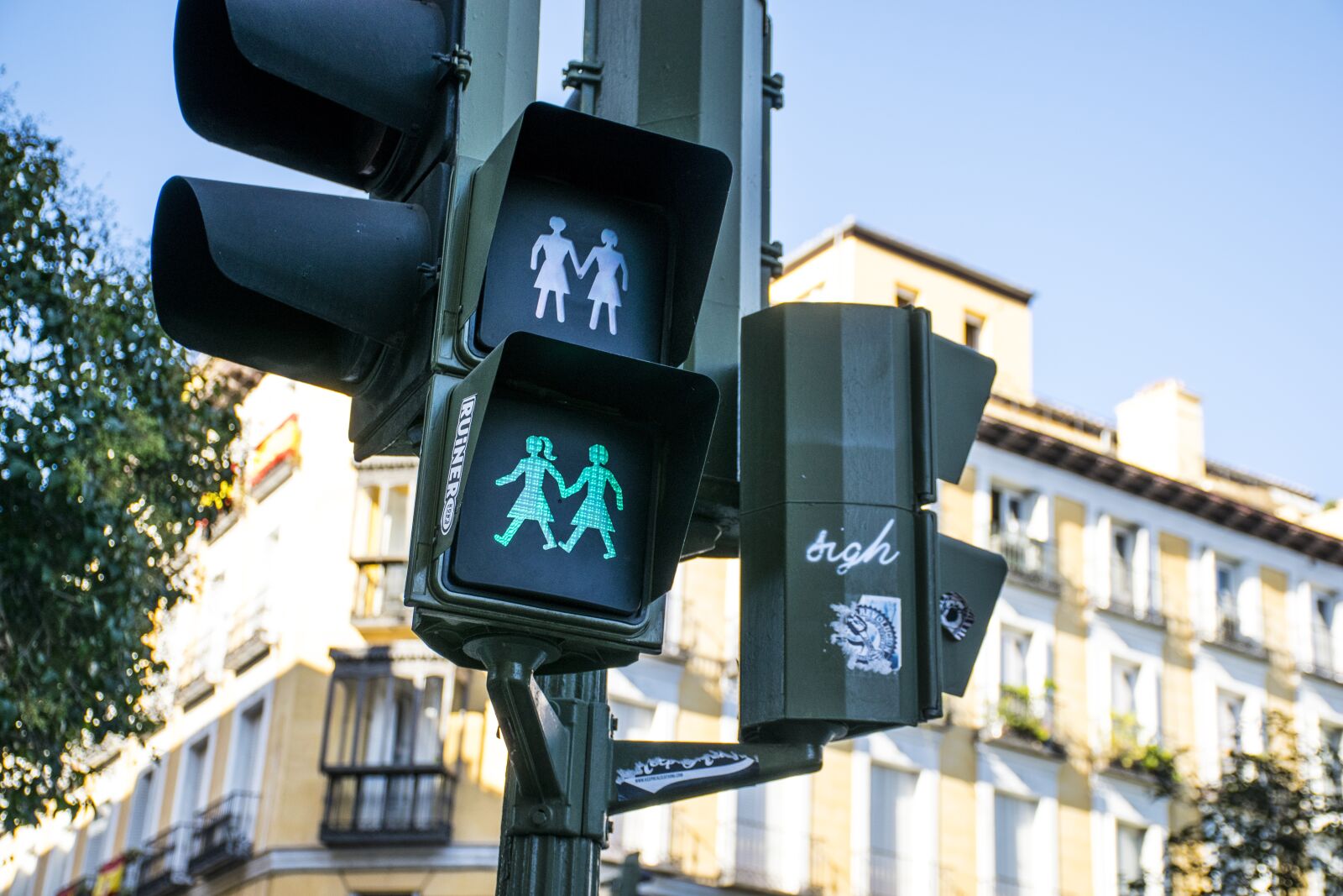 Nikon D5300 sample photo. Traffic light, madrid, malasa photography