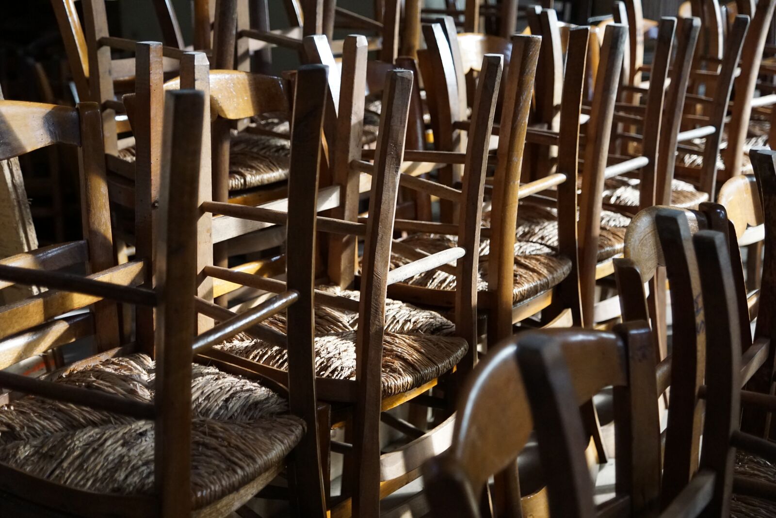Sony DT 16-50mm F2.8 SSM sample photo. Chair, wood, sit photography