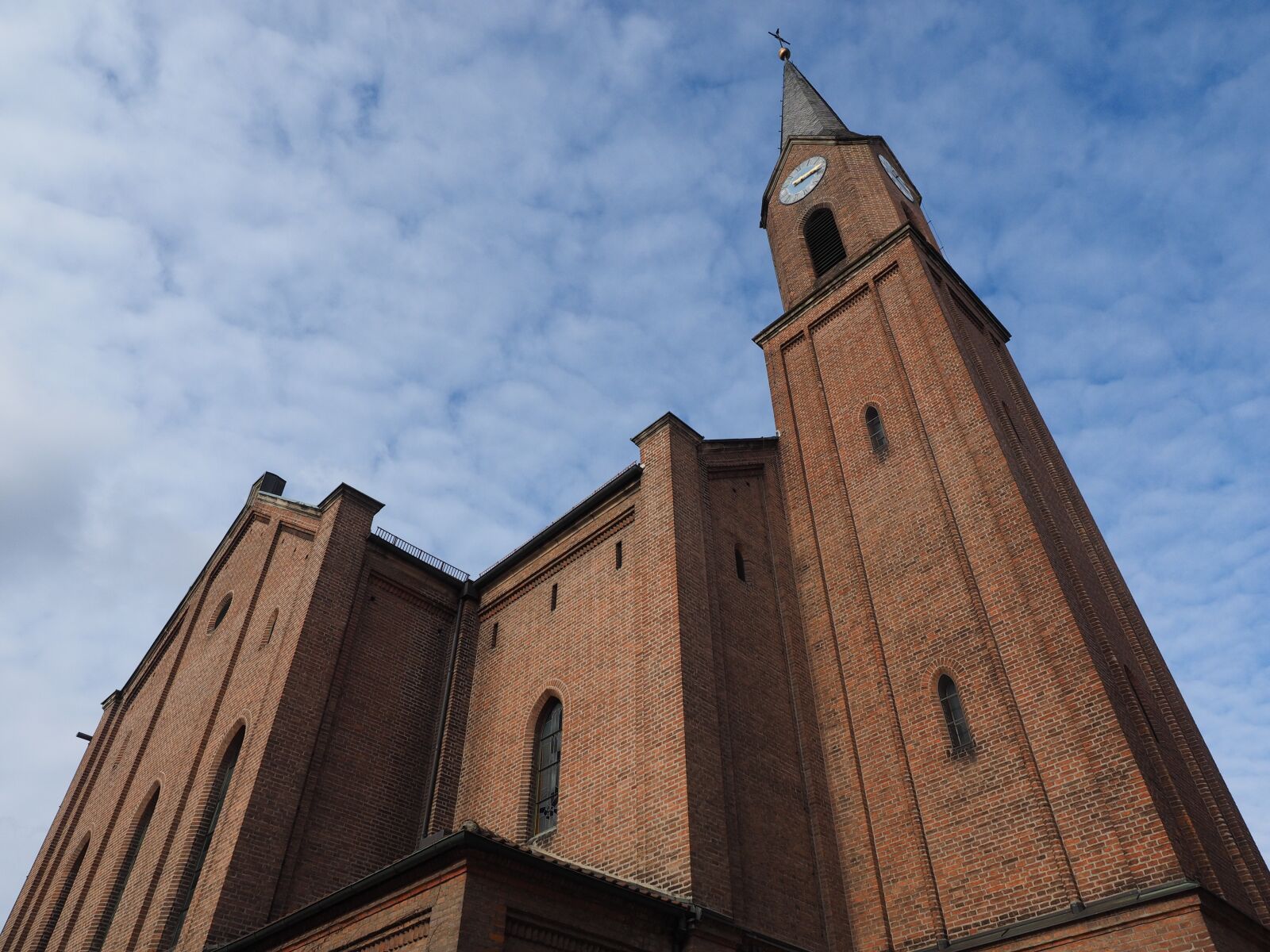 Olympus OM-D E-M1 + Olympus M.Zuiko Digital ED 12-40mm F2.8 Pro sample photo. Peter church, church, new photography