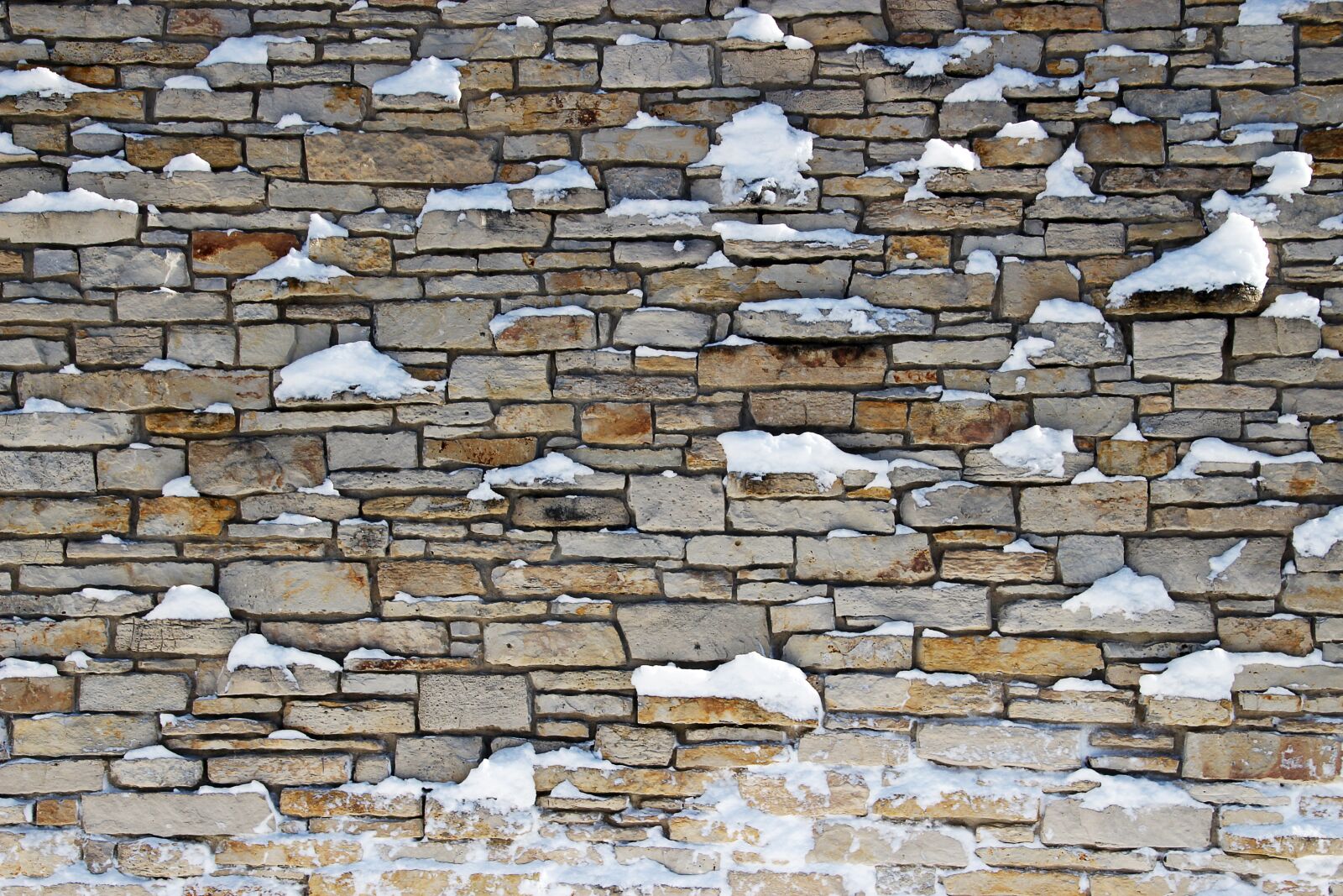 Canon EOS 700D (EOS Rebel T5i / EOS Kiss X7i) sample photo. Stone, wall, snow photography