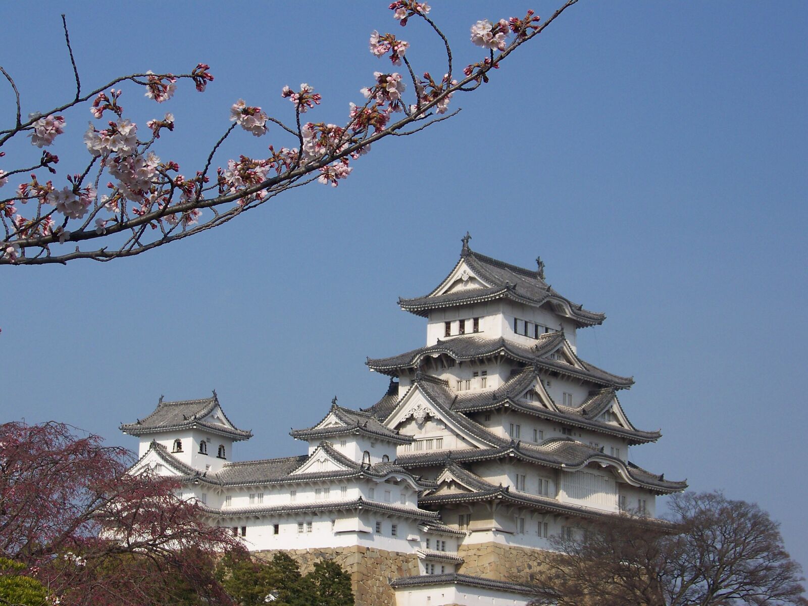 Kodak Z712 IS ZOOM DIGITAL CAMERA sample photo. Himeji-jo, white heron, castle photography