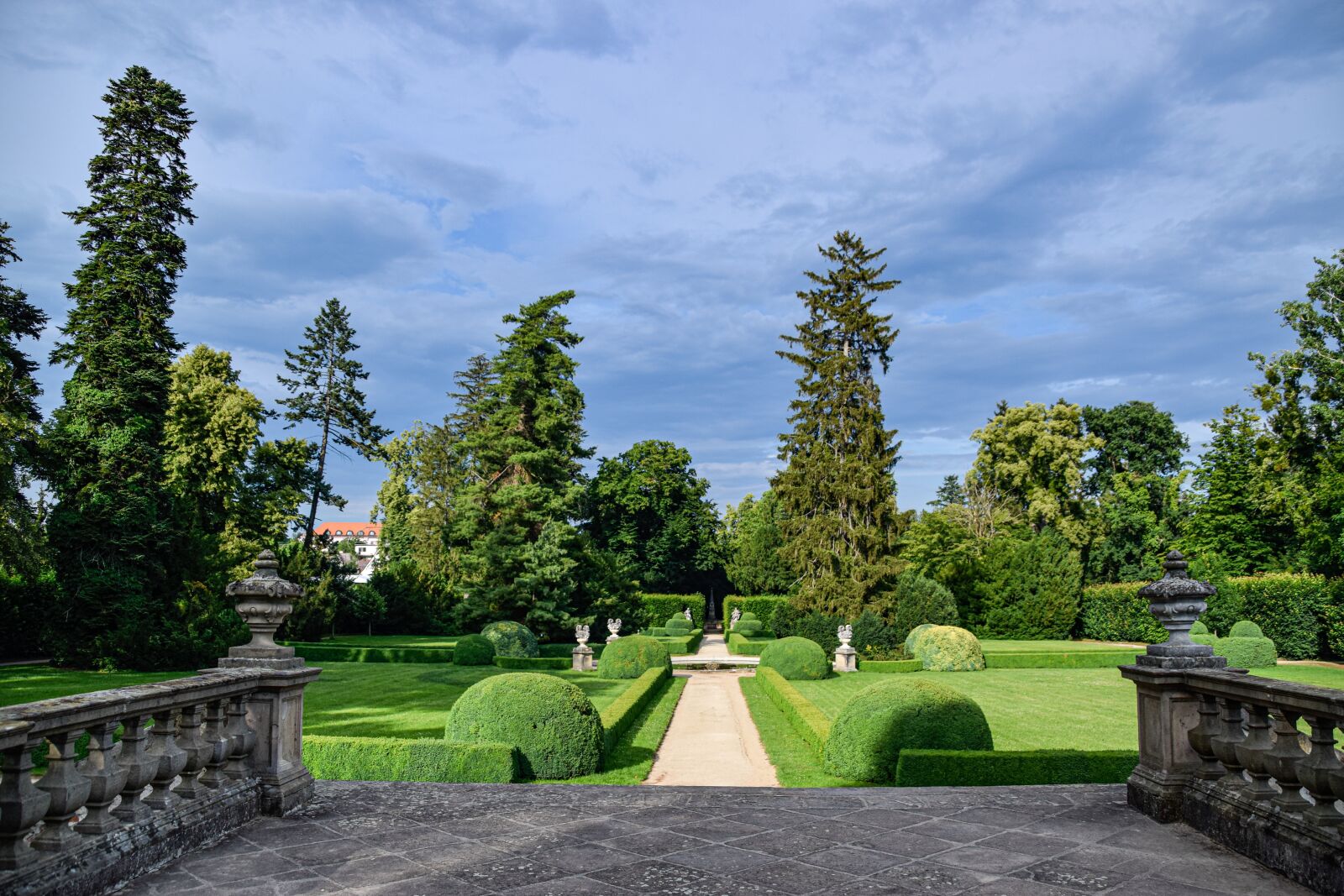 Tamron 18-200mm F3.5-6.3 Di II VC sample photo. Castle, park, architecture photography