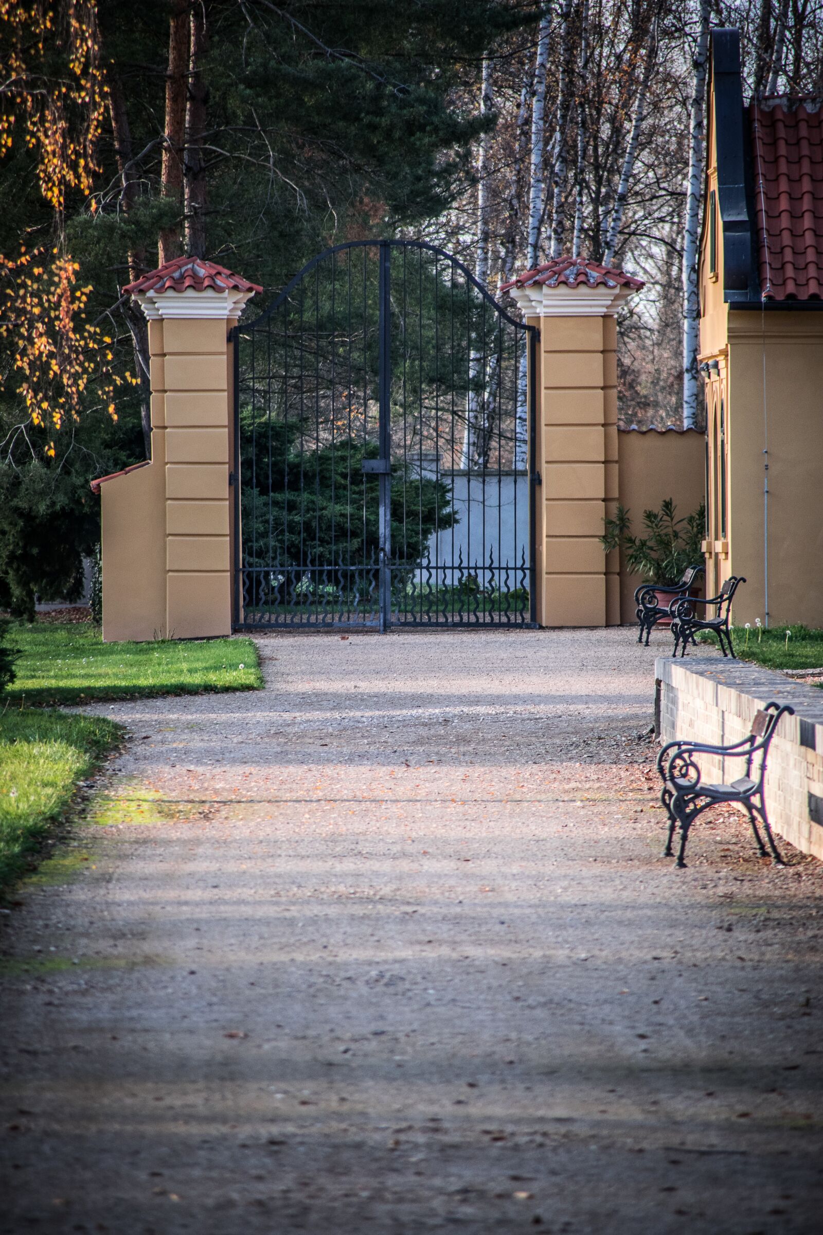 Nikon D5300 sample photo. Gate, castle, path photography