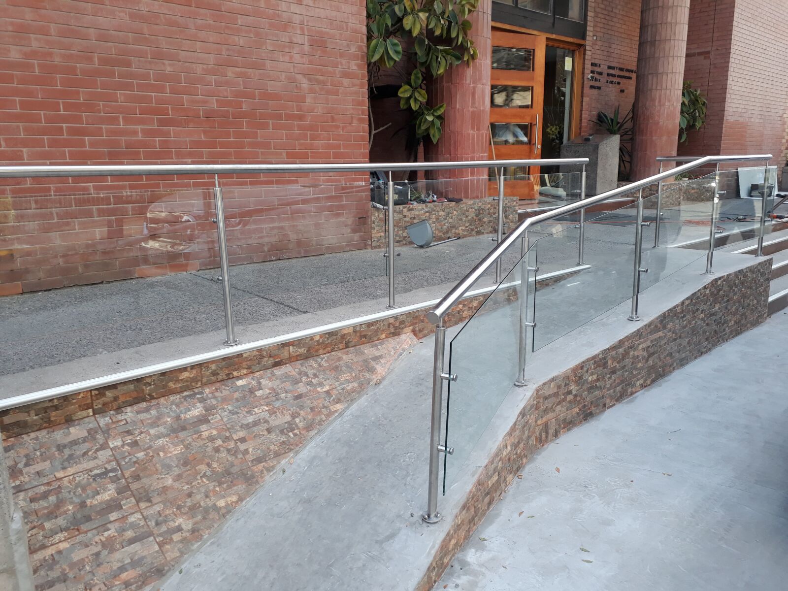 Samsung Galaxy J7 Prime sample photo. Railing, glass, stainless steel photography