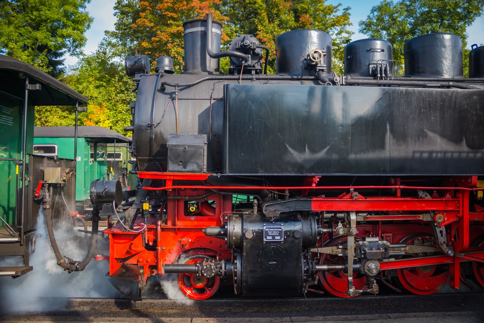Canon EOS 100D (EOS Rebel SL1 / EOS Kiss X7) sample photo. Locomotive, machine, steam locomotive photography