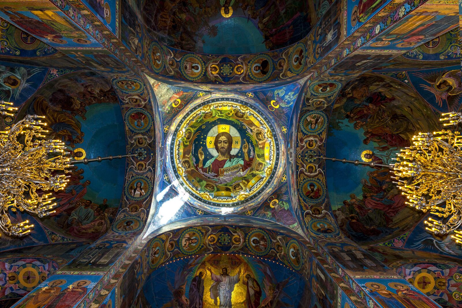 Canon EOS 5D Mark II sample photo. Church, blanket, decorated photography