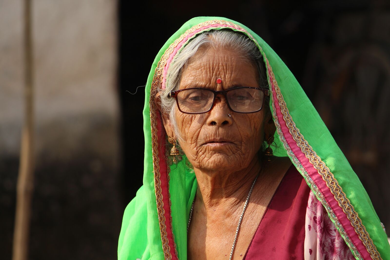 Canon EOS 700D (EOS Rebel T5i / EOS Kiss X7i) sample photo. Old women, old lady photography