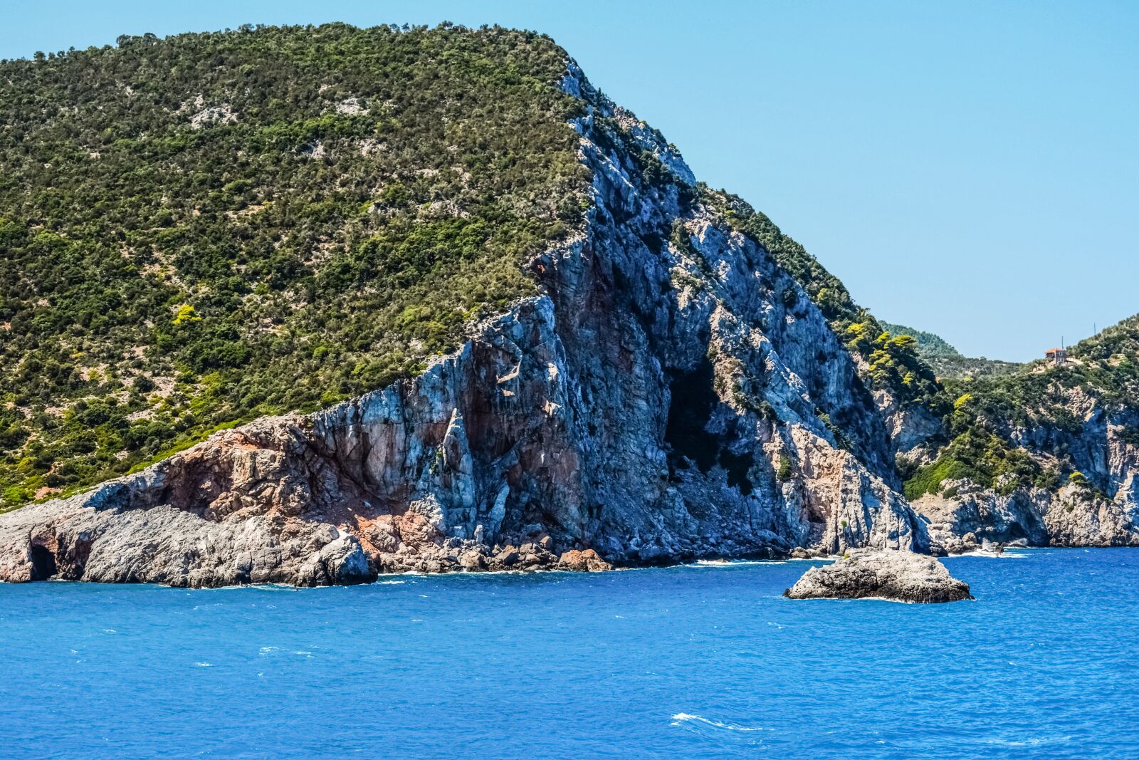 Nikon D3300 sample photo. Cliff, rocky coast, sea photography