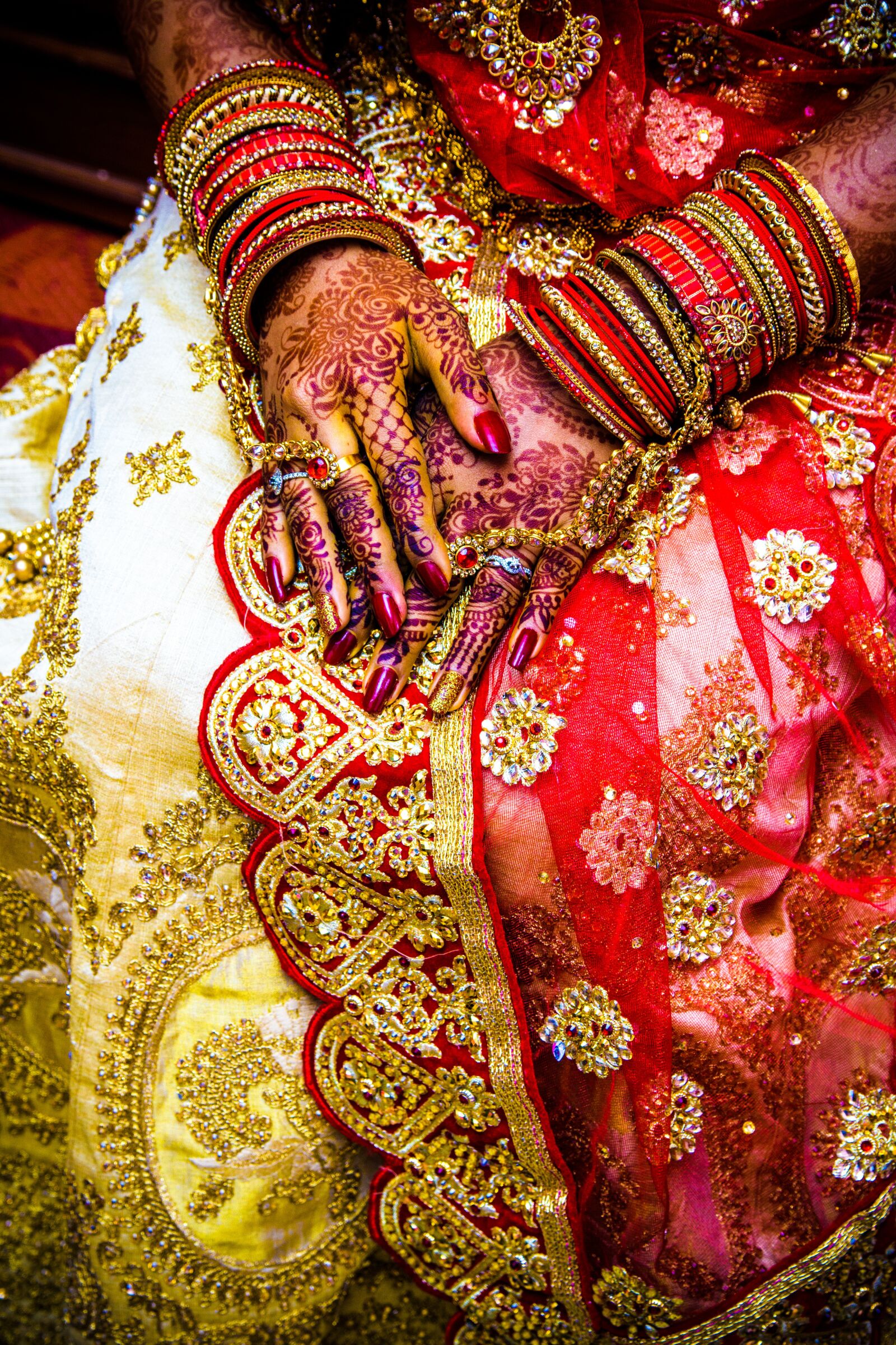 Nikon D7200 sample photo. Mehendi, bangles, wedding photography