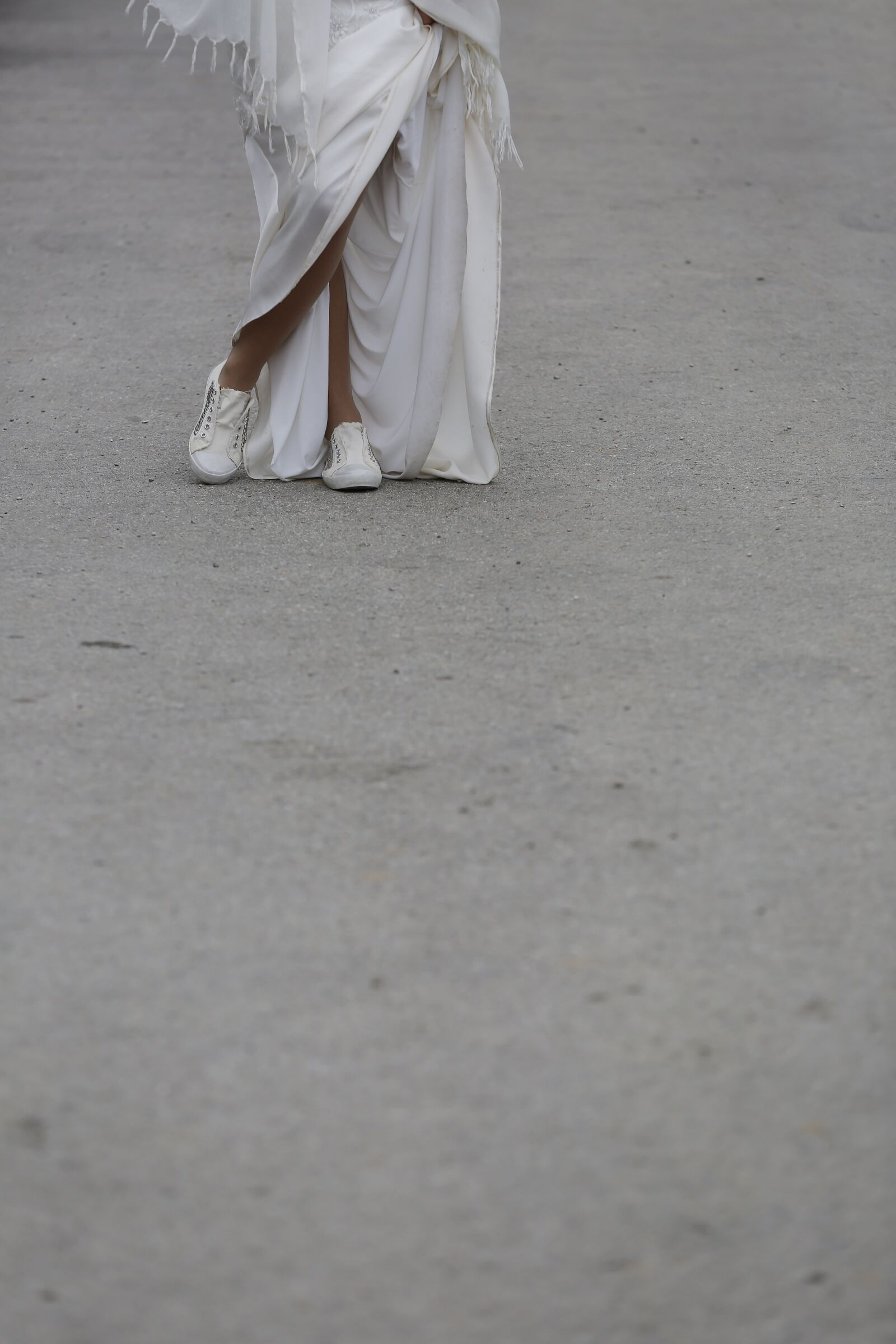 Canon EOS 5D Mark III sample photo. Dress, leisure, lifestyle, sneakers photography