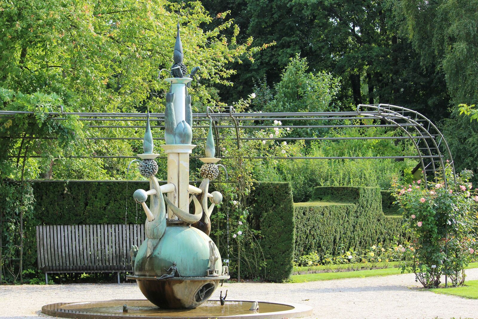Canon EF-S 55-250mm F4-5.6 IS II sample photo. Fountain, water, water feature photography