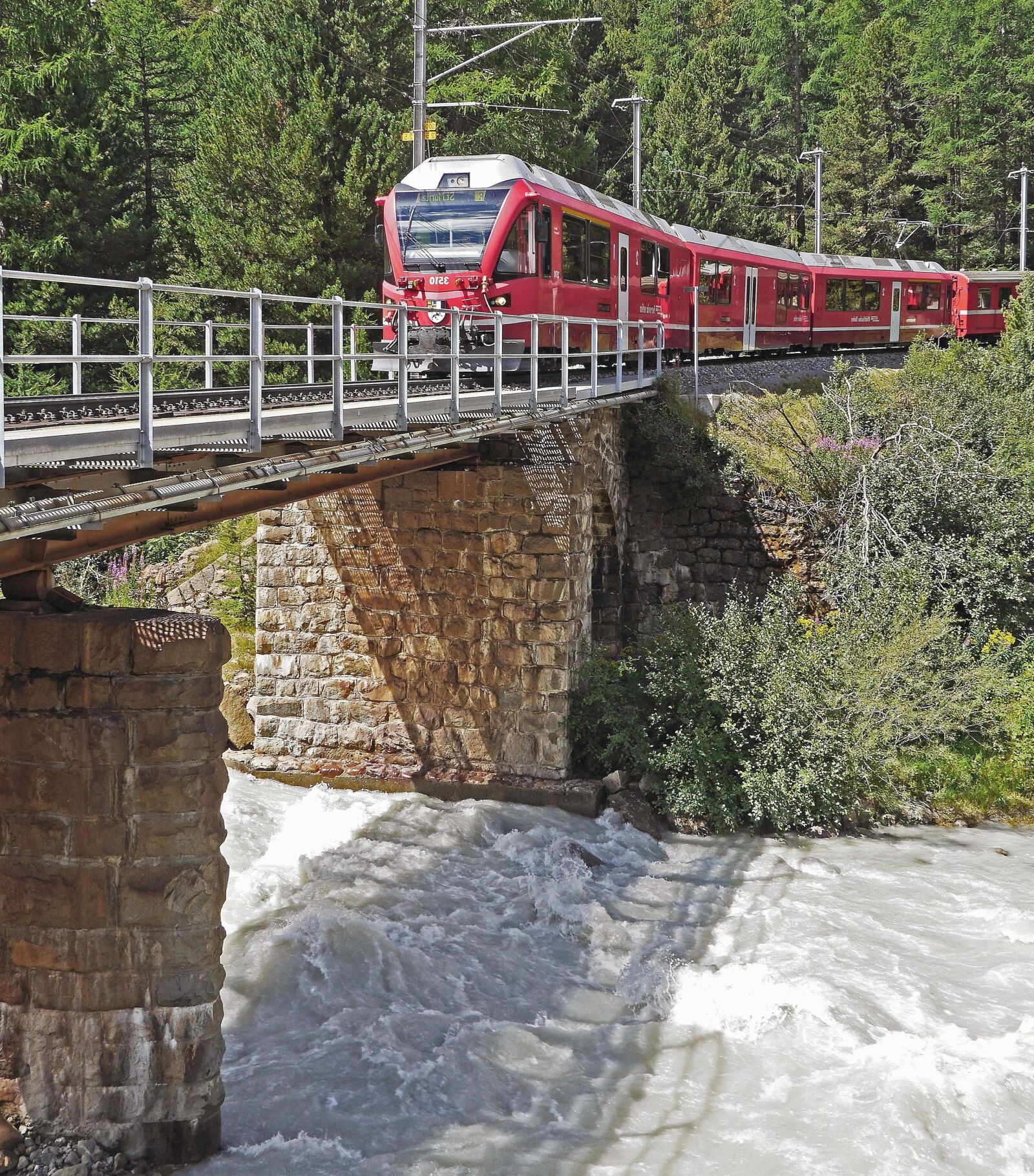 Panasonic Lumix DMC-GH3 sample photo. Bridge, river, locomotive, transportation photography