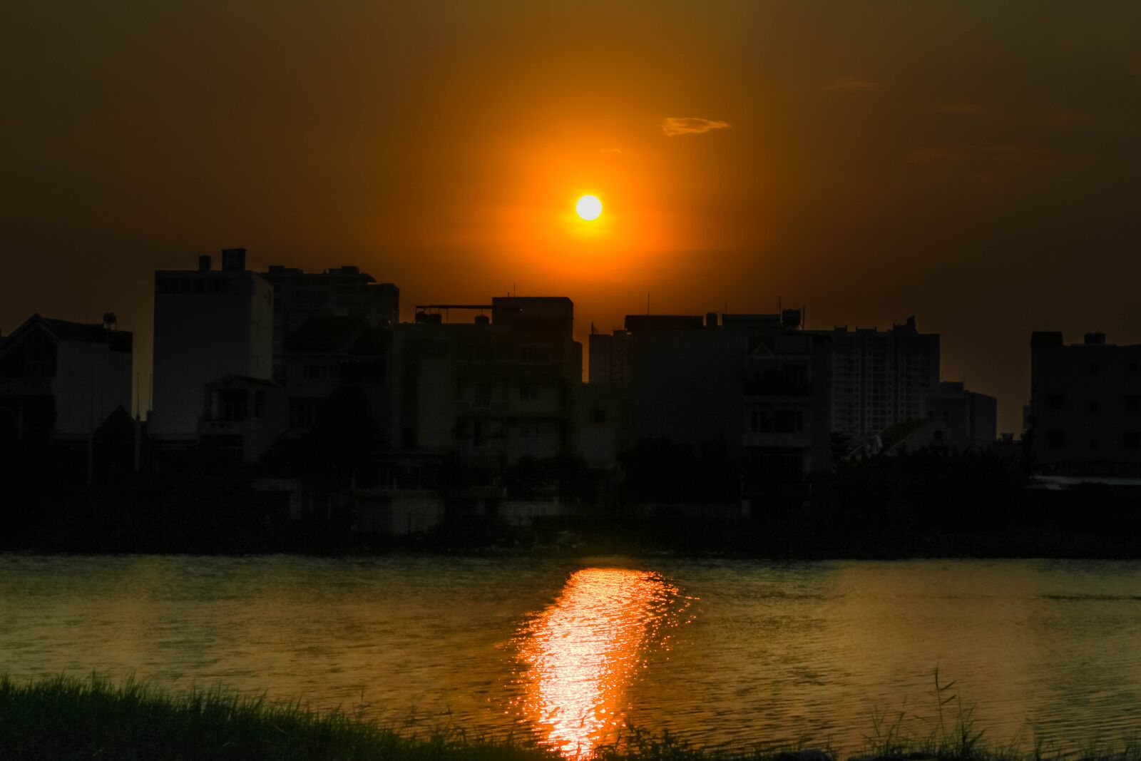 Canon EOS 7D + Canon EF 50mm F1.8 II sample photo. Sunset, sun, river photography