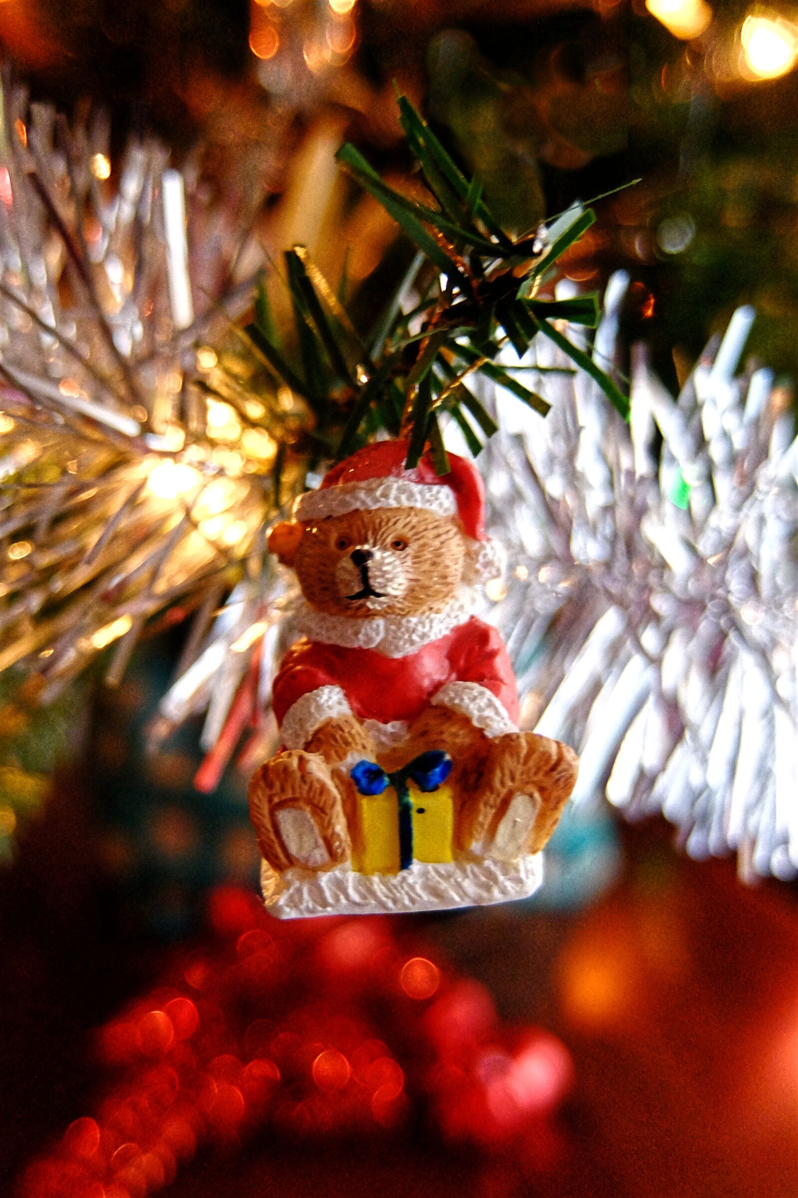 Fujifilm XQ1 sample photo. Bears, christmas, decorations photography
