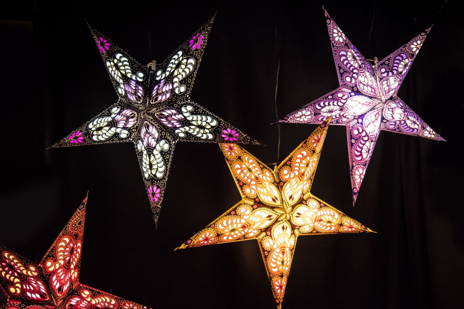 Canon EOS 1300D (EOS Rebel T6 / EOS Kiss X80) sample photo. Christmas market, star, christmas photography