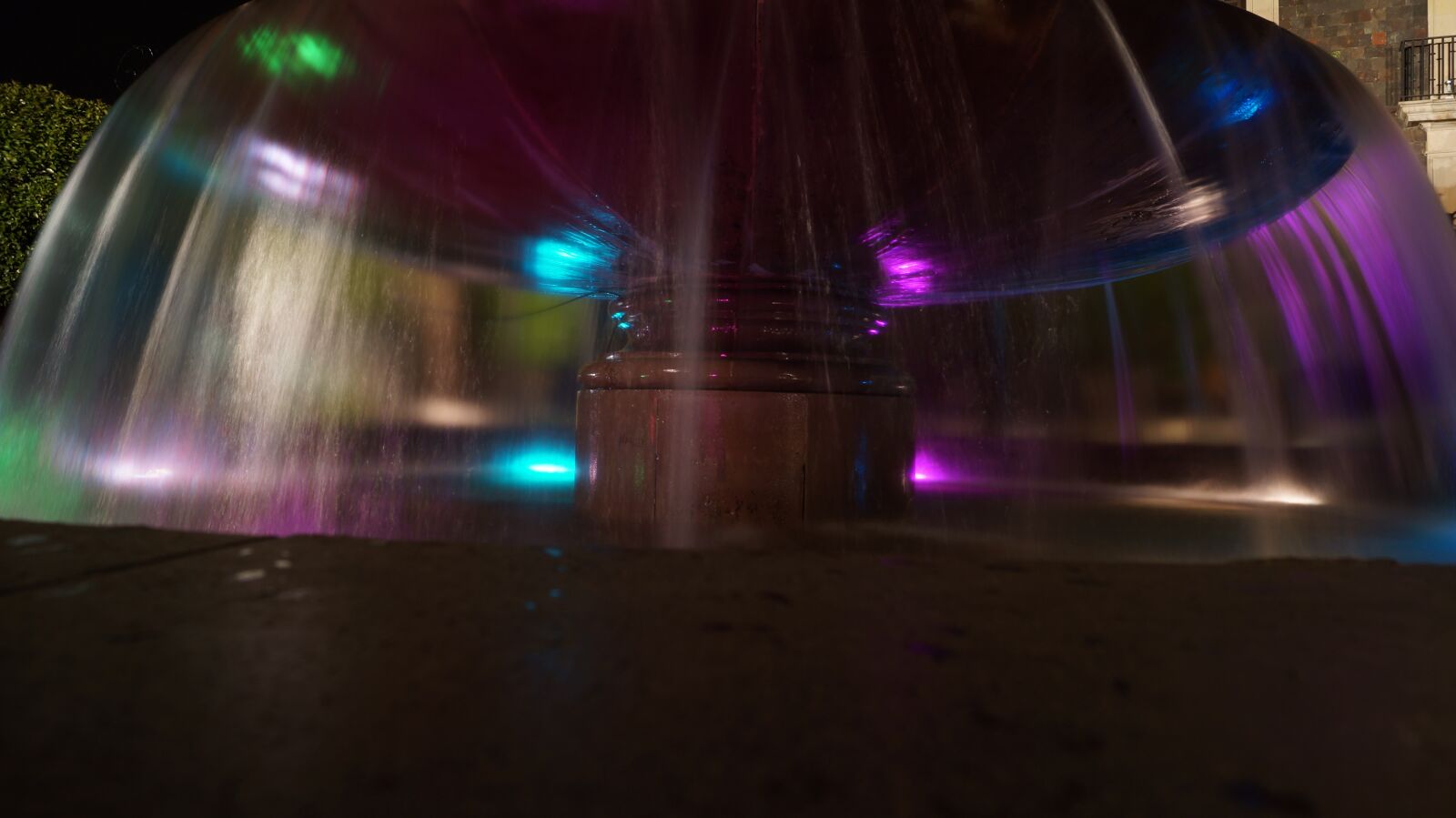 Sony SLT-A37 sample photo. Source, light, night photography