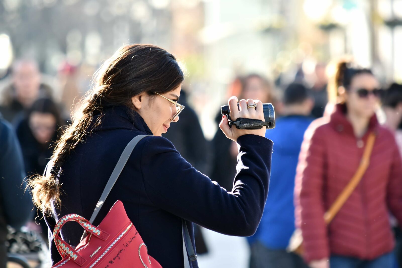 Nikon D5500 sample photo. Confident, crowd, photojournalist, pretty photography