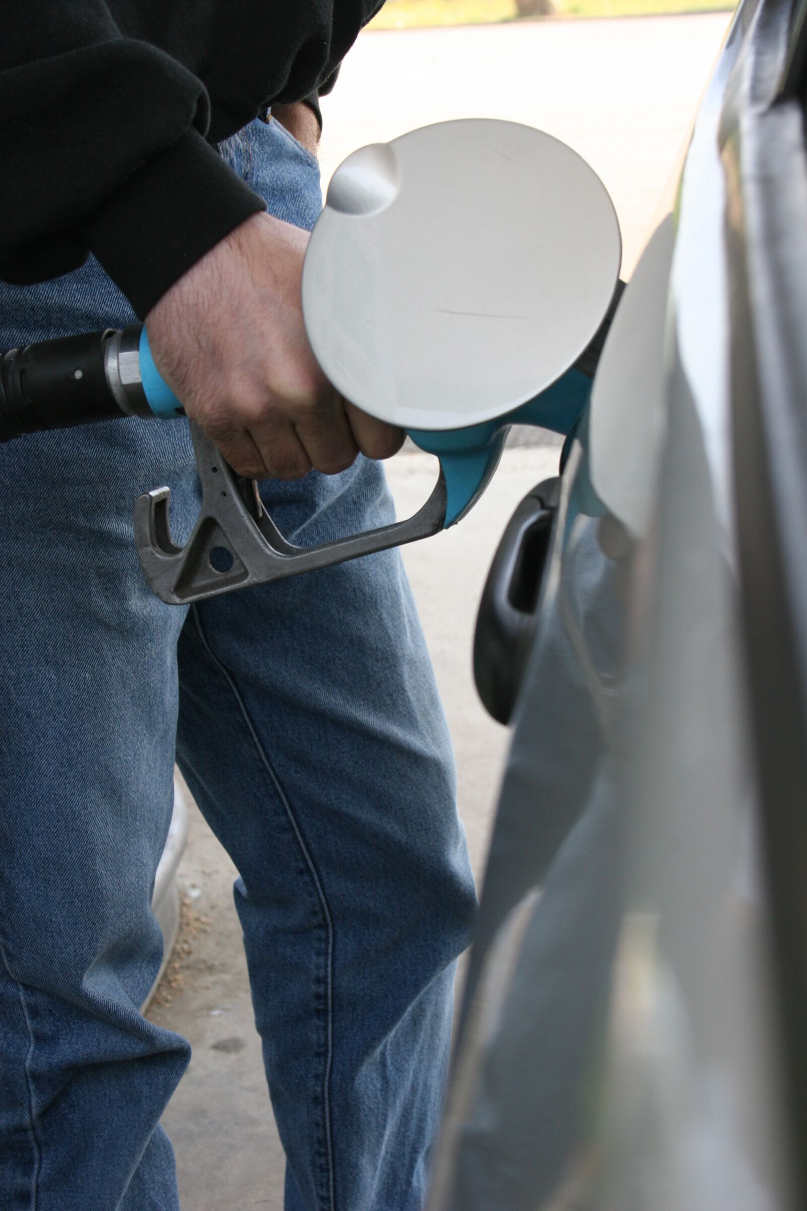 Canon EOS 20D sample photo. Gasoline, service station, diesel photography
