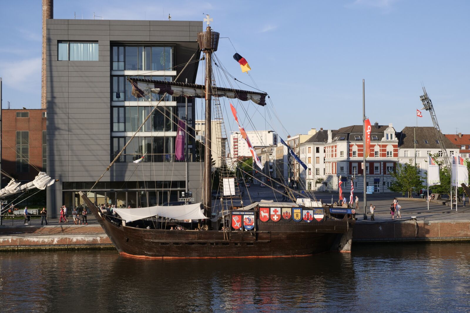 Panasonic Lumix DC-G9 sample photo. Shipping, ship, cog ship photography