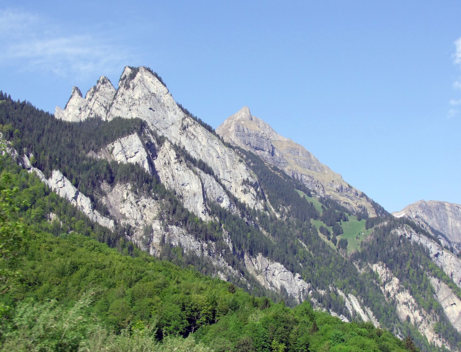 Fujifilm FinePix S100fs sample photo. Cliff, mountain, peaks photography