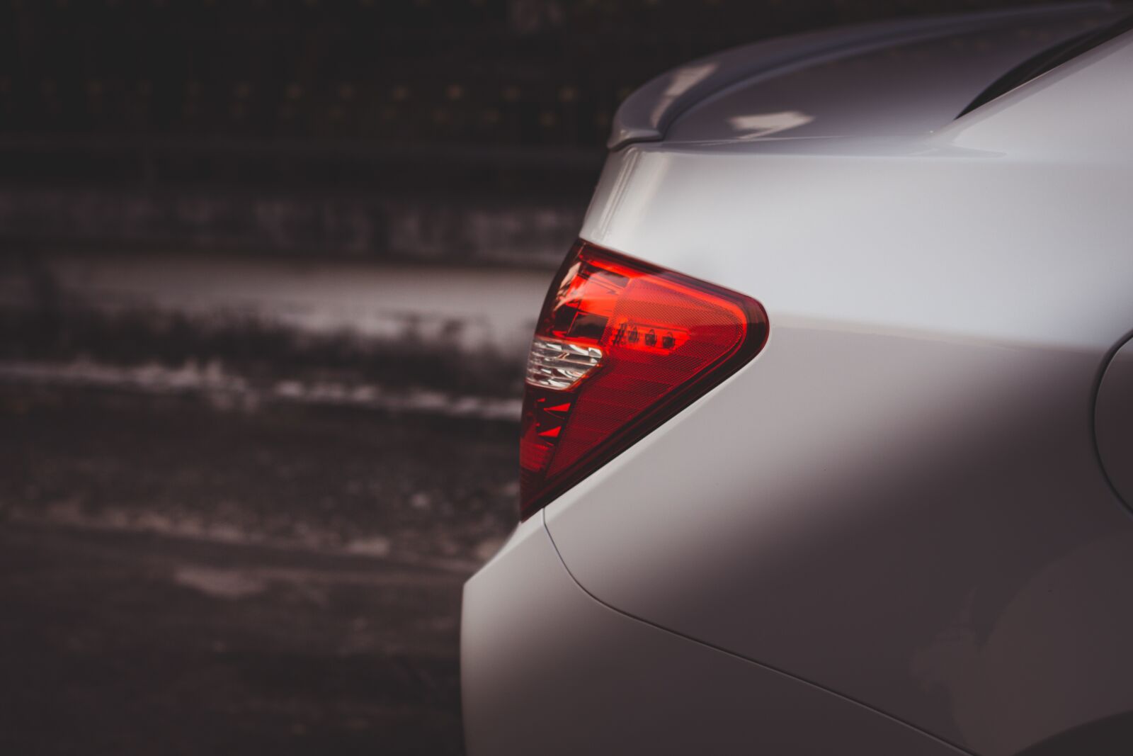 Canon EOS 700D (EOS Rebel T5i / EOS Kiss X7i) + Canon EF 50mm F1.8 STM sample photo. Vehicle, chevrolet cruze, chevrolet photography