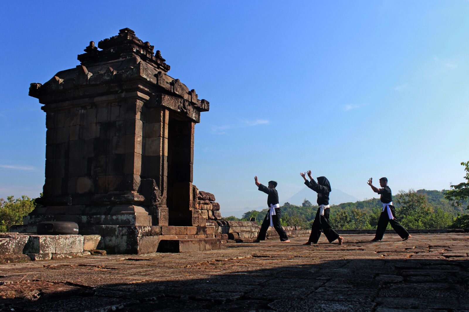 Canon EOS 60D sample photo. Silat, temple, barong photography