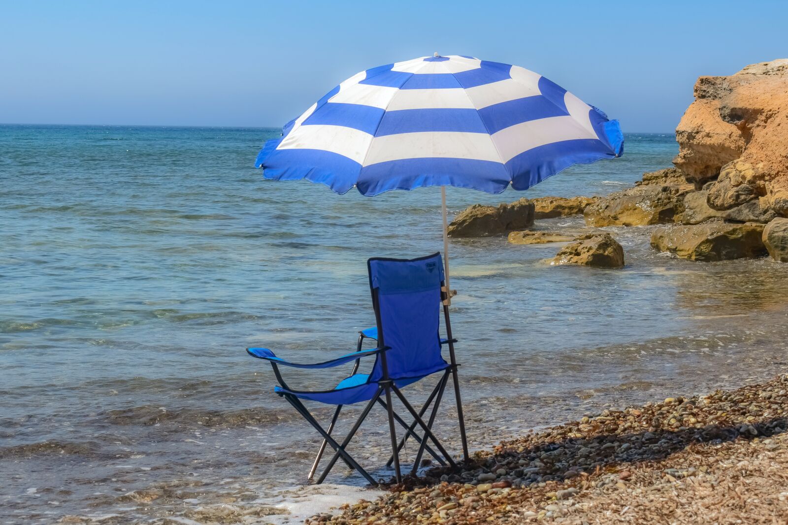 Nikon D3300 sample photo. Beach, sea, umbrella photography