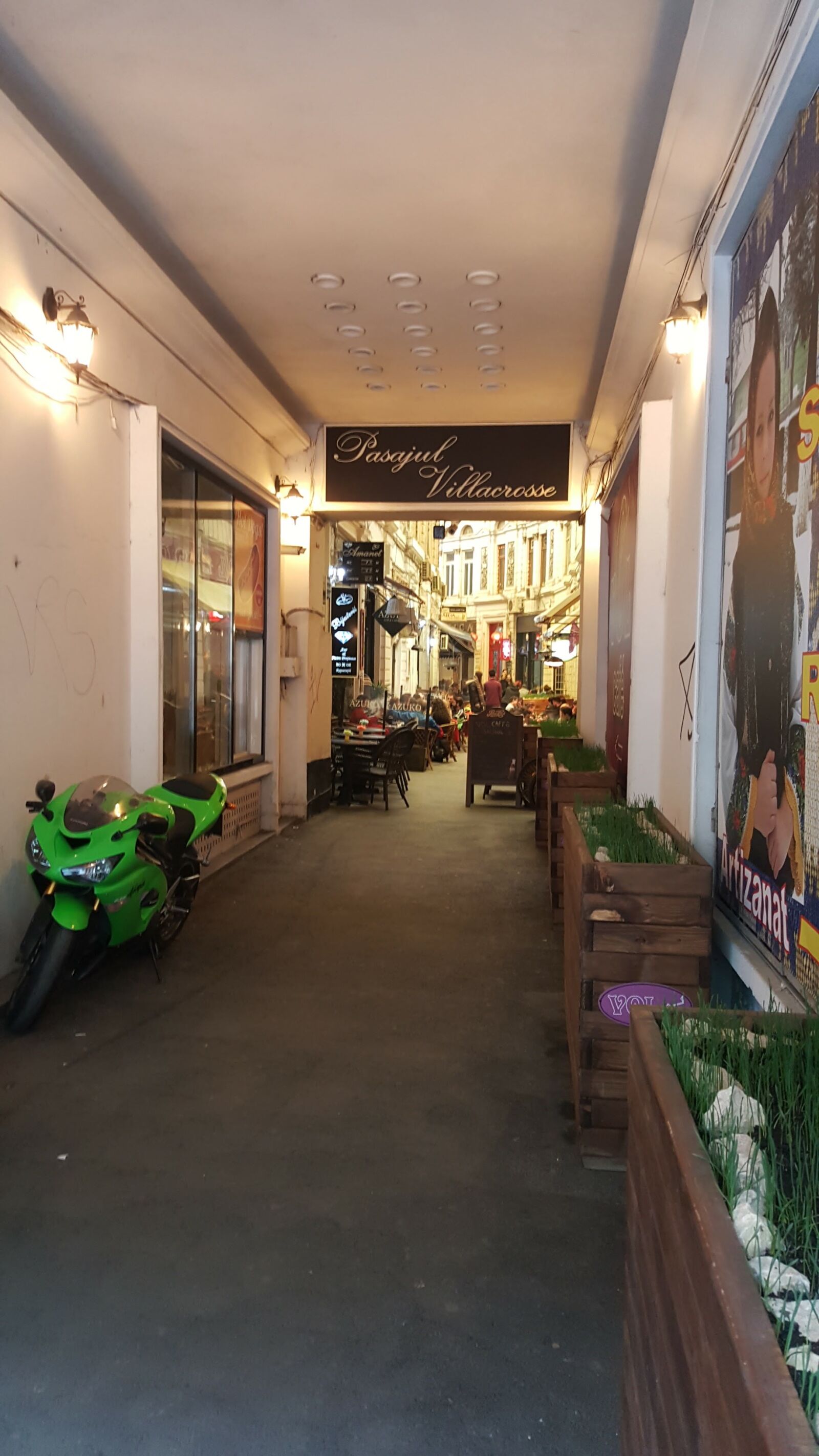 Samsung GALAXY S6 edge sample photo. Bucharest, street, street photography