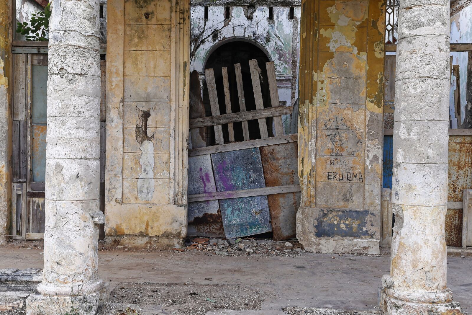 Canon EOS 6D sample photo. Cuba, havana, facade photography