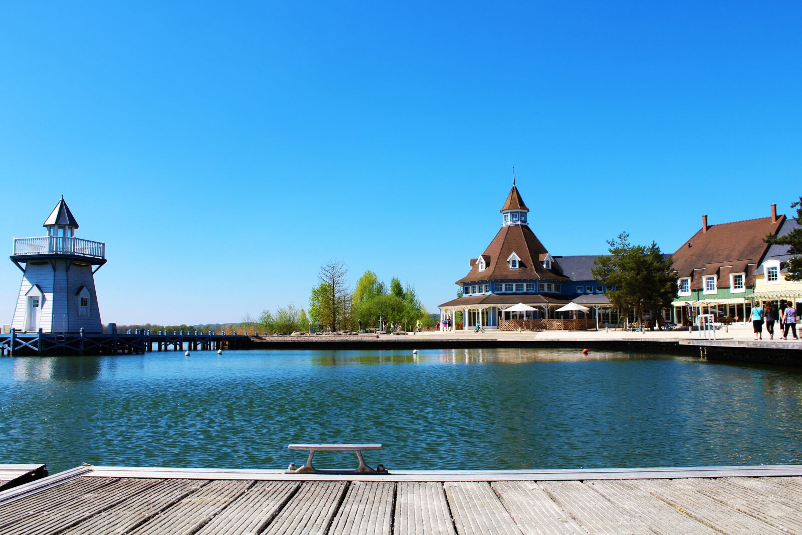 Canon EOS 1200D (EOS Rebel T5 / EOS Kiss X70 / EOS Hi) sample photo. Lake, pontoon, lighthouse photography